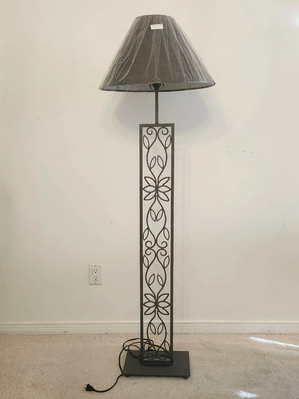 Metal Floor Lamp with Floral Design - photo 2