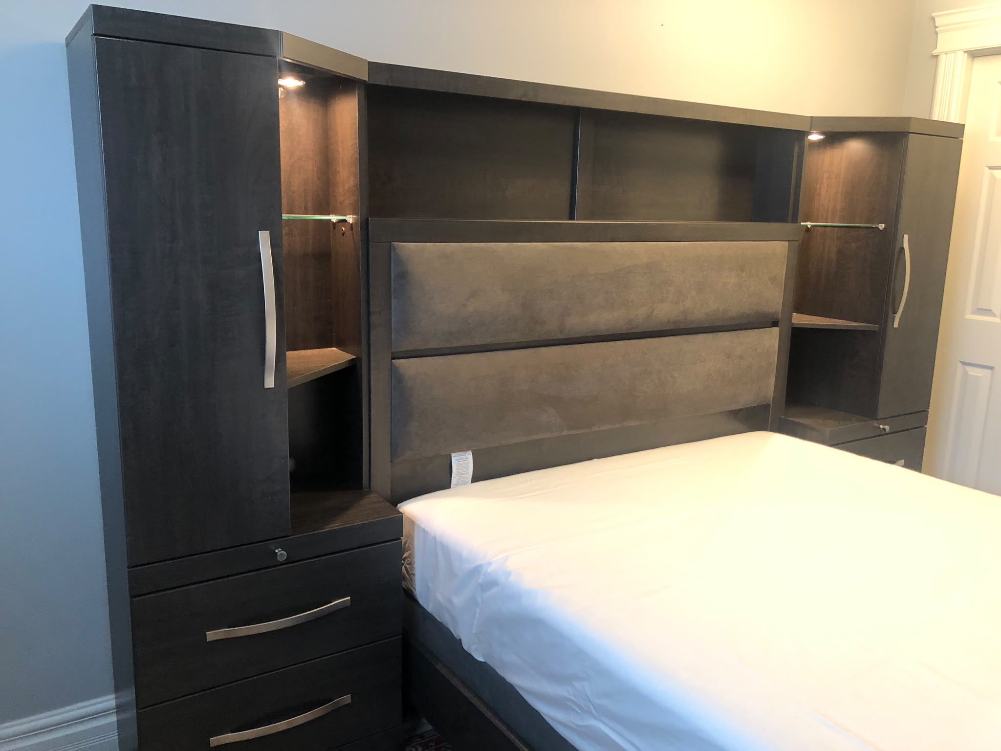 Queen Bed set with Tower Side Tables/Cabinets/Shelf - photo 2