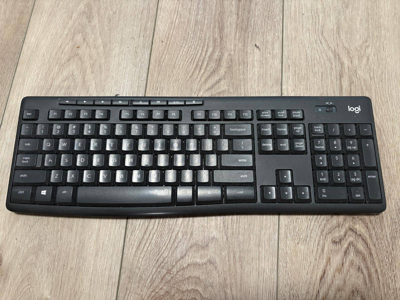 Logitech SilentTouch Wireless Keyboard & Mouse Combo - photo 3