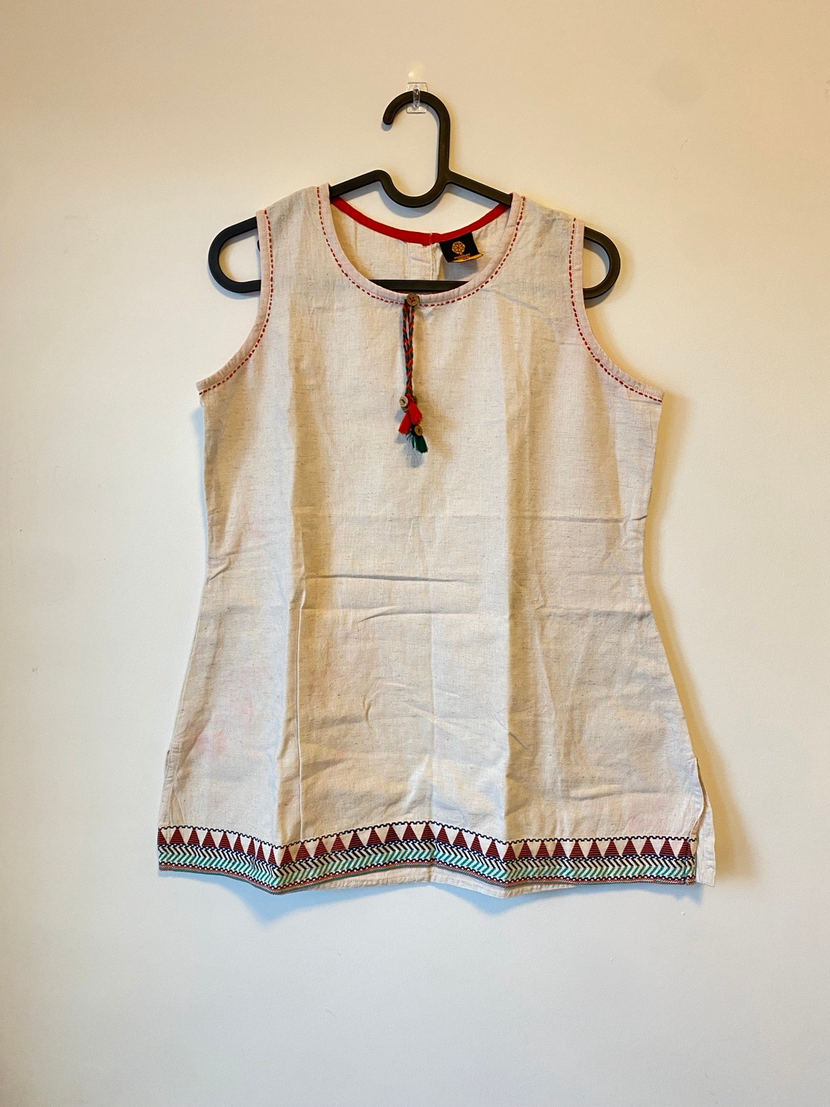 Mother Earth Cream Embroidered Sleeveless Kurta, Size M