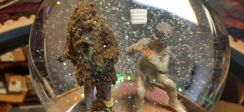 1981 CATS Broadway snow globe music box - photo 2