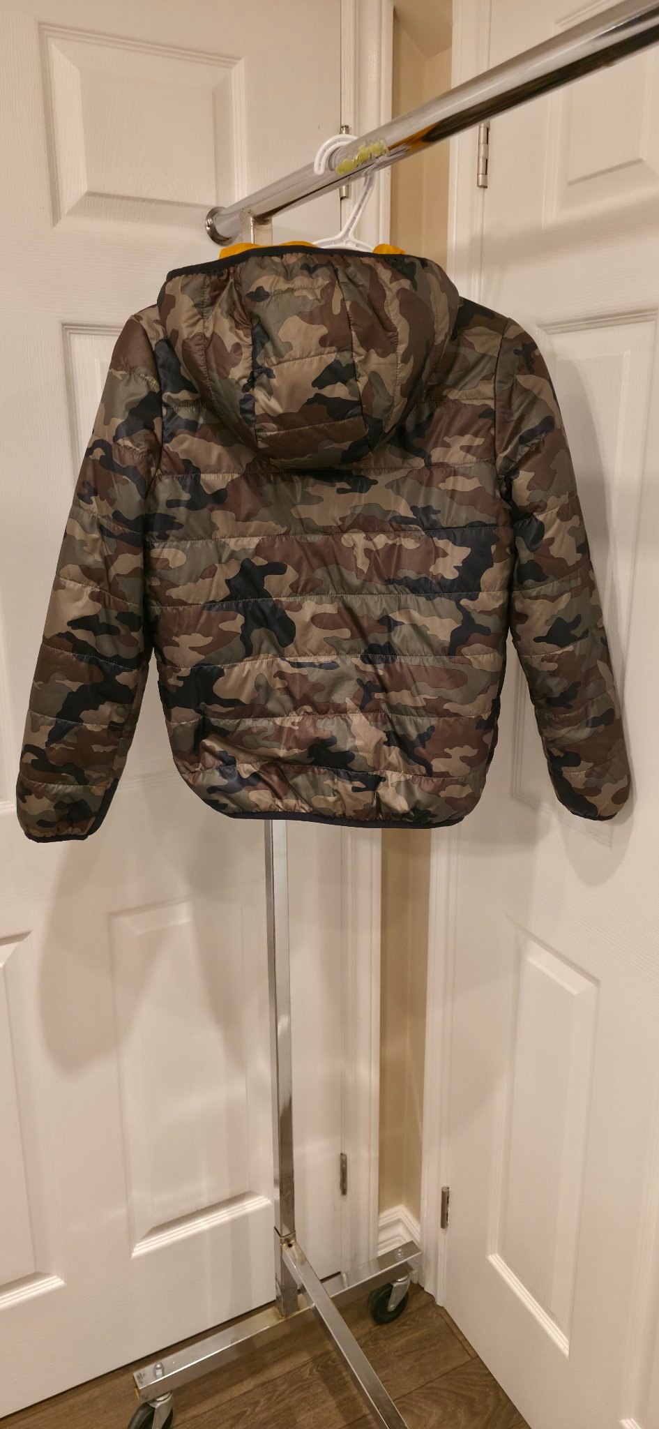 Kids Joe Fresh camo puffer size L (10-12), yellow lining - photo 2