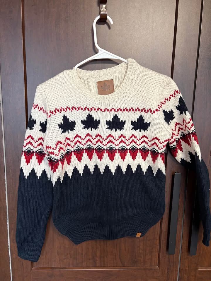 Canadiana Christmas Sweater - Kids Large - 9-11yrs Boys USED