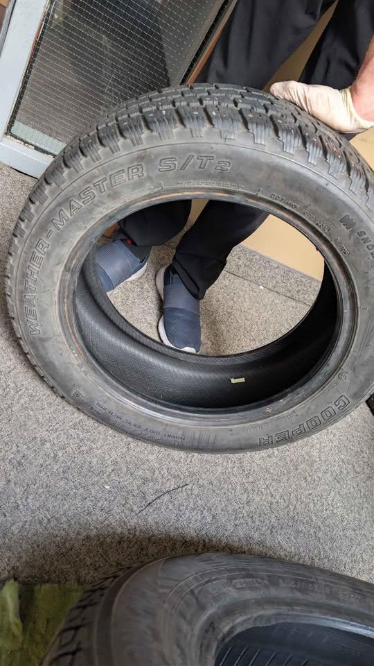 Cooper Weather-Master S/T2 205/55R16 Tire