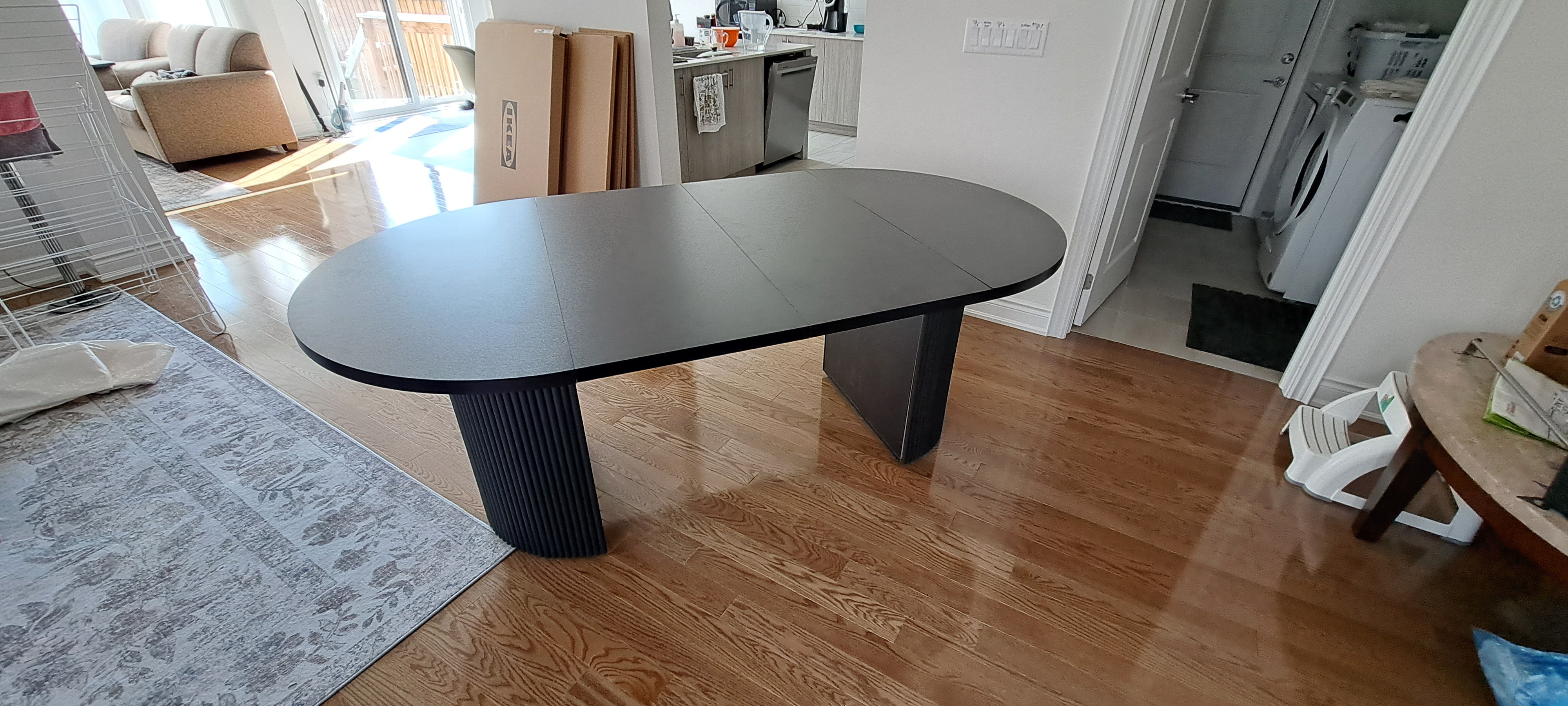 Extendable Black Dining Room Table – Round/Oval – Like New - photo 4