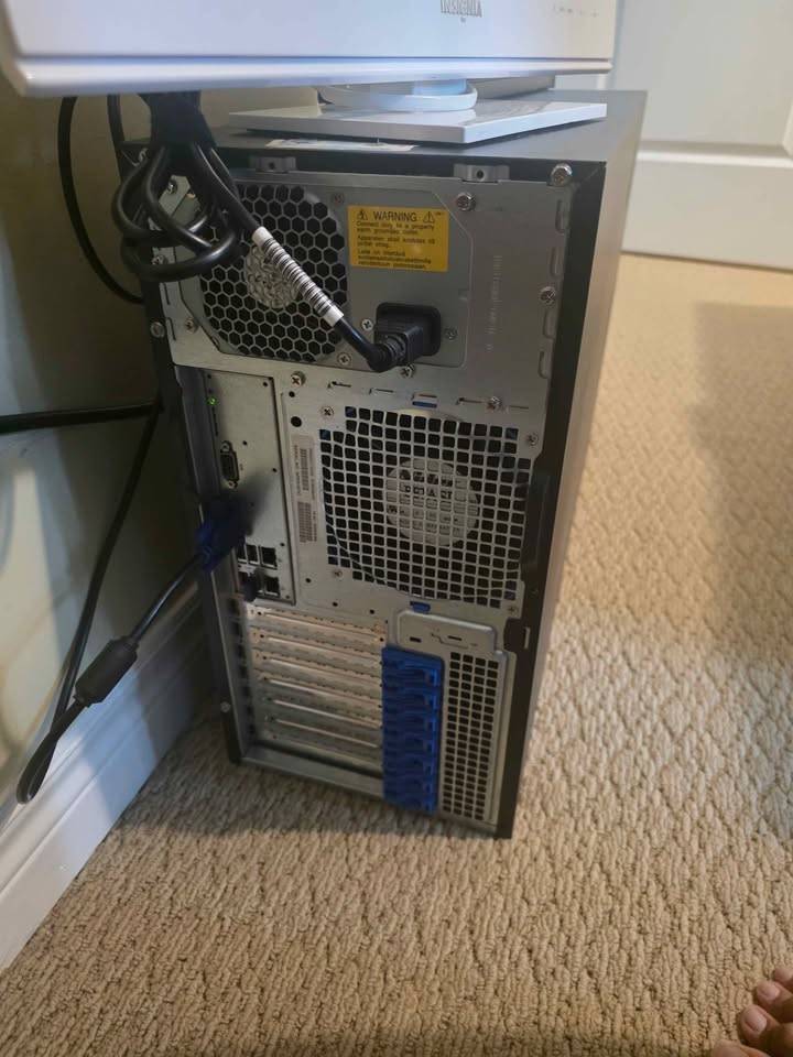 Intel S5520HC Server Tower with Dual Intel Xeon E5504 Processors - photo 2