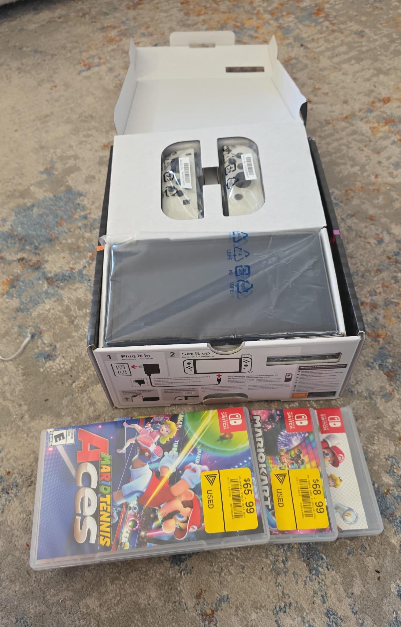 Nintendo Switch - photo 2
