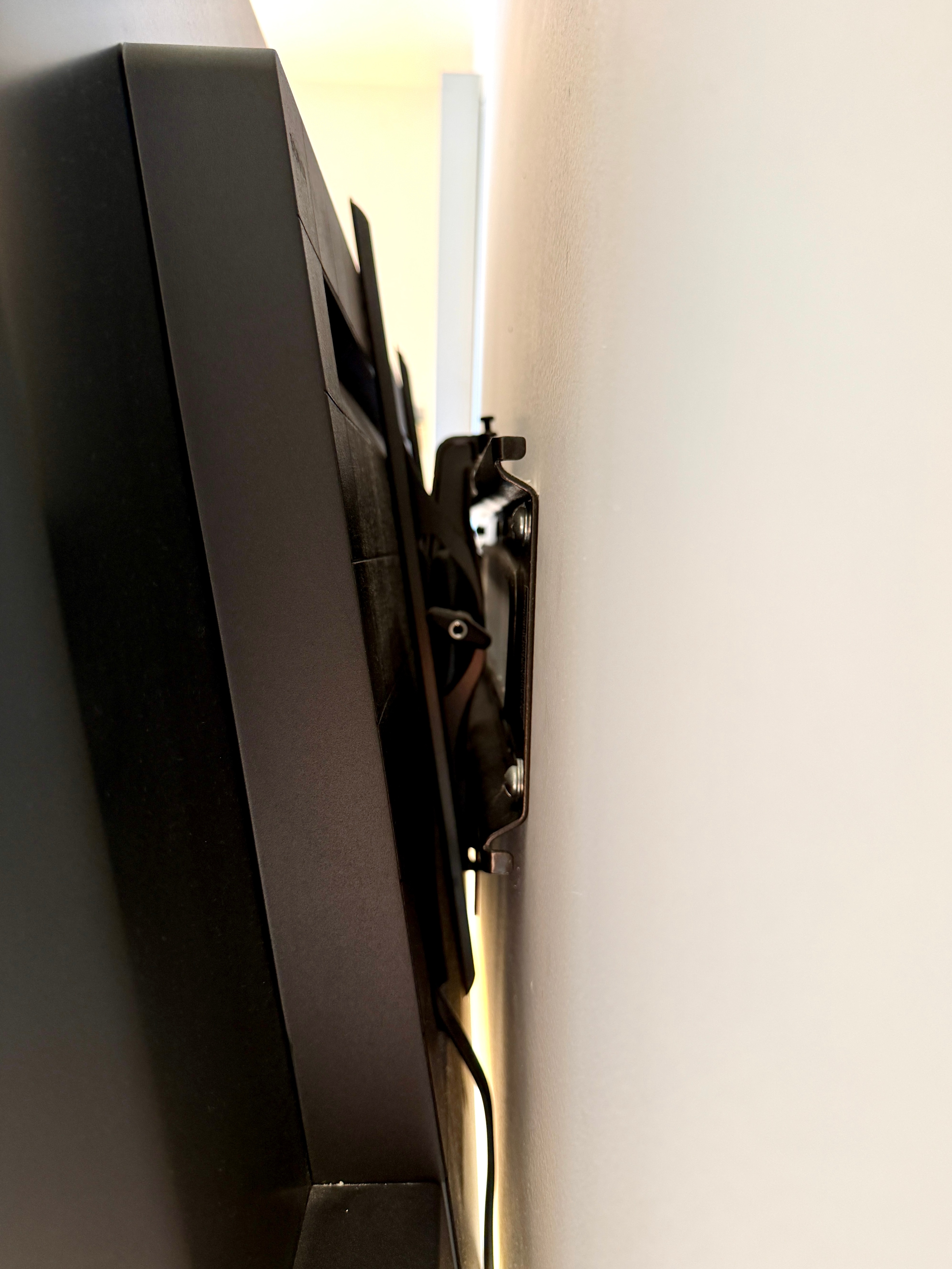 SONY Bravia 55" Smart TV + Wall Mount - photo 3