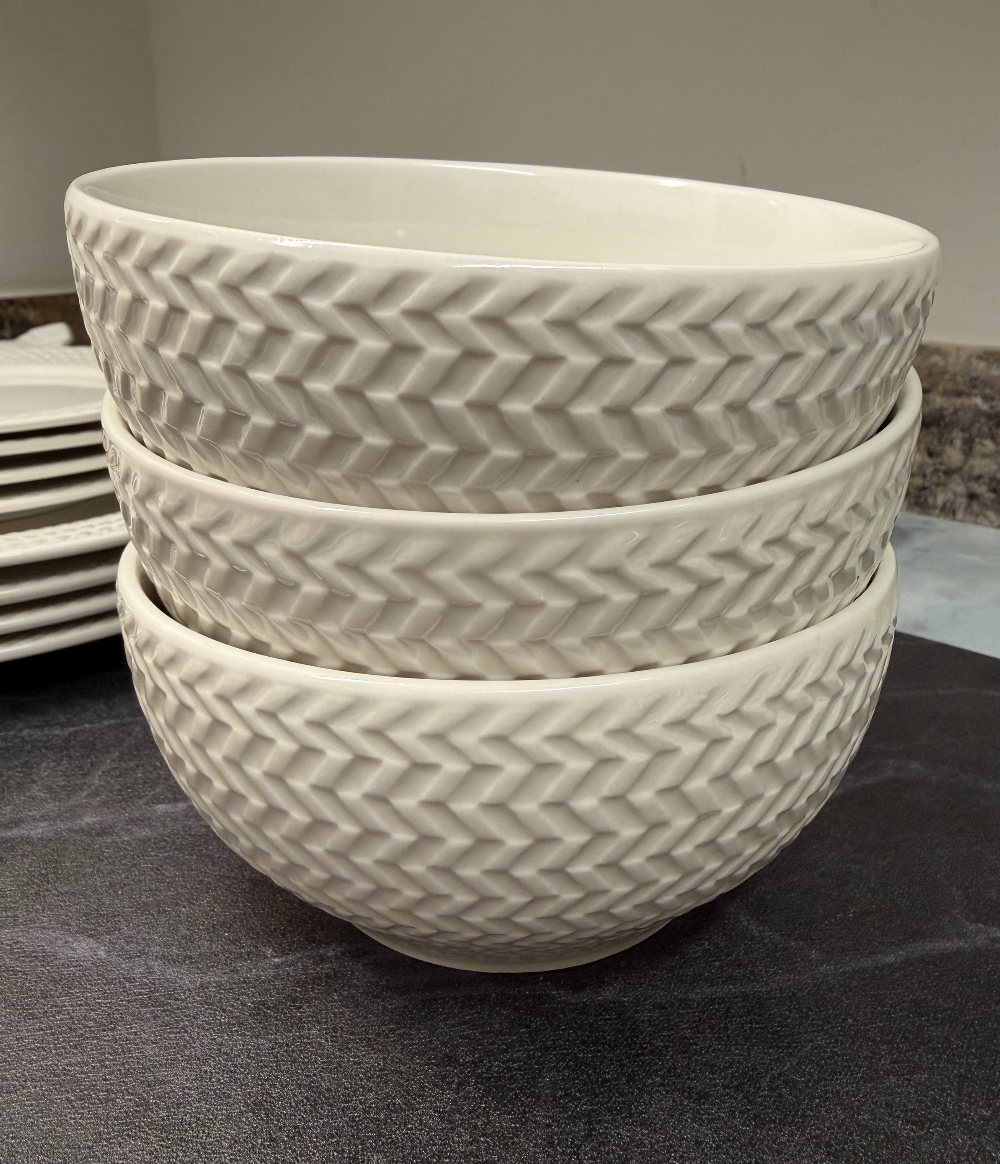 Stokes Canada Ivory Dinnerware Set - photo 2