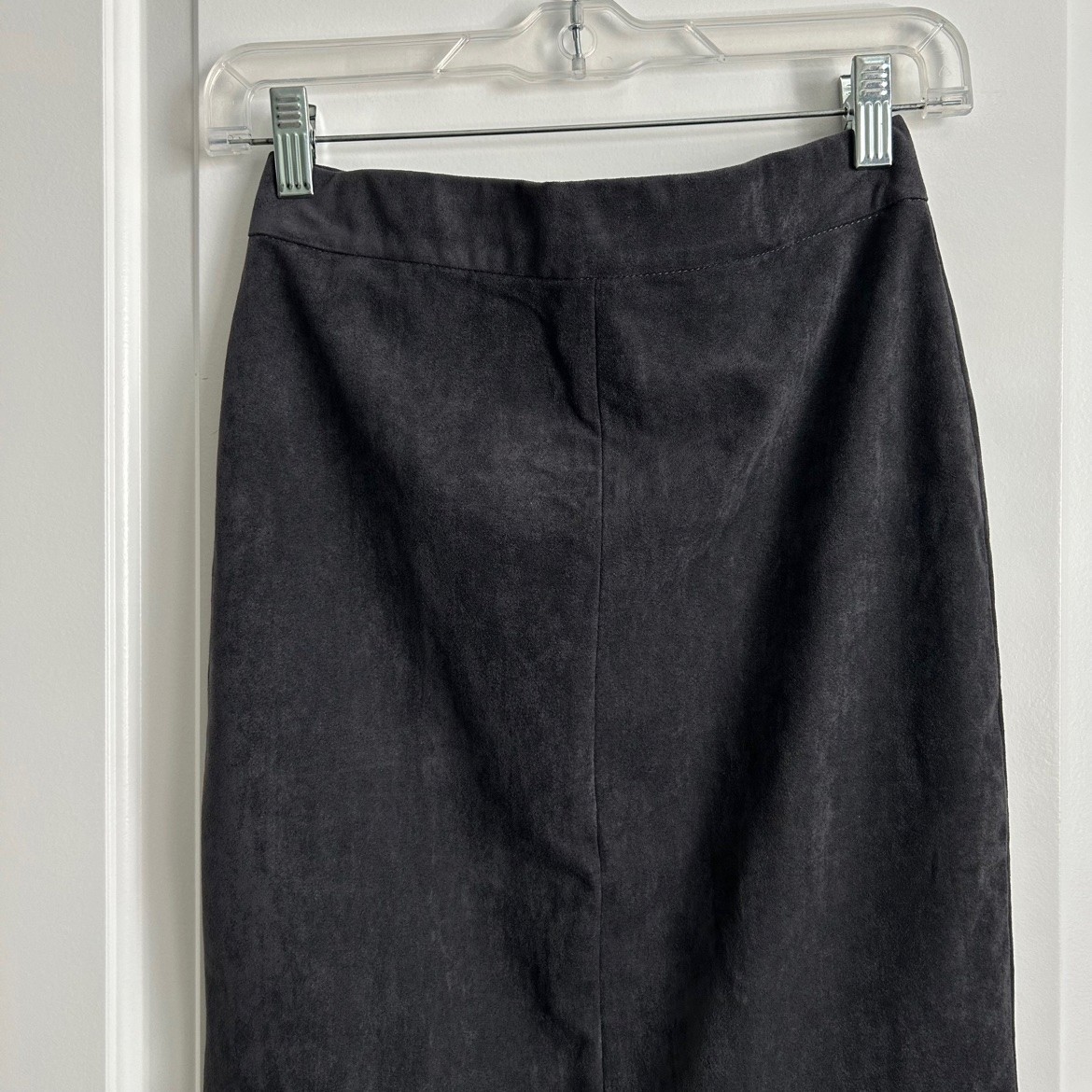 Wilfred Free Dark Grey Faux-Suede Midi Skirt – 0, Like New - photo 5