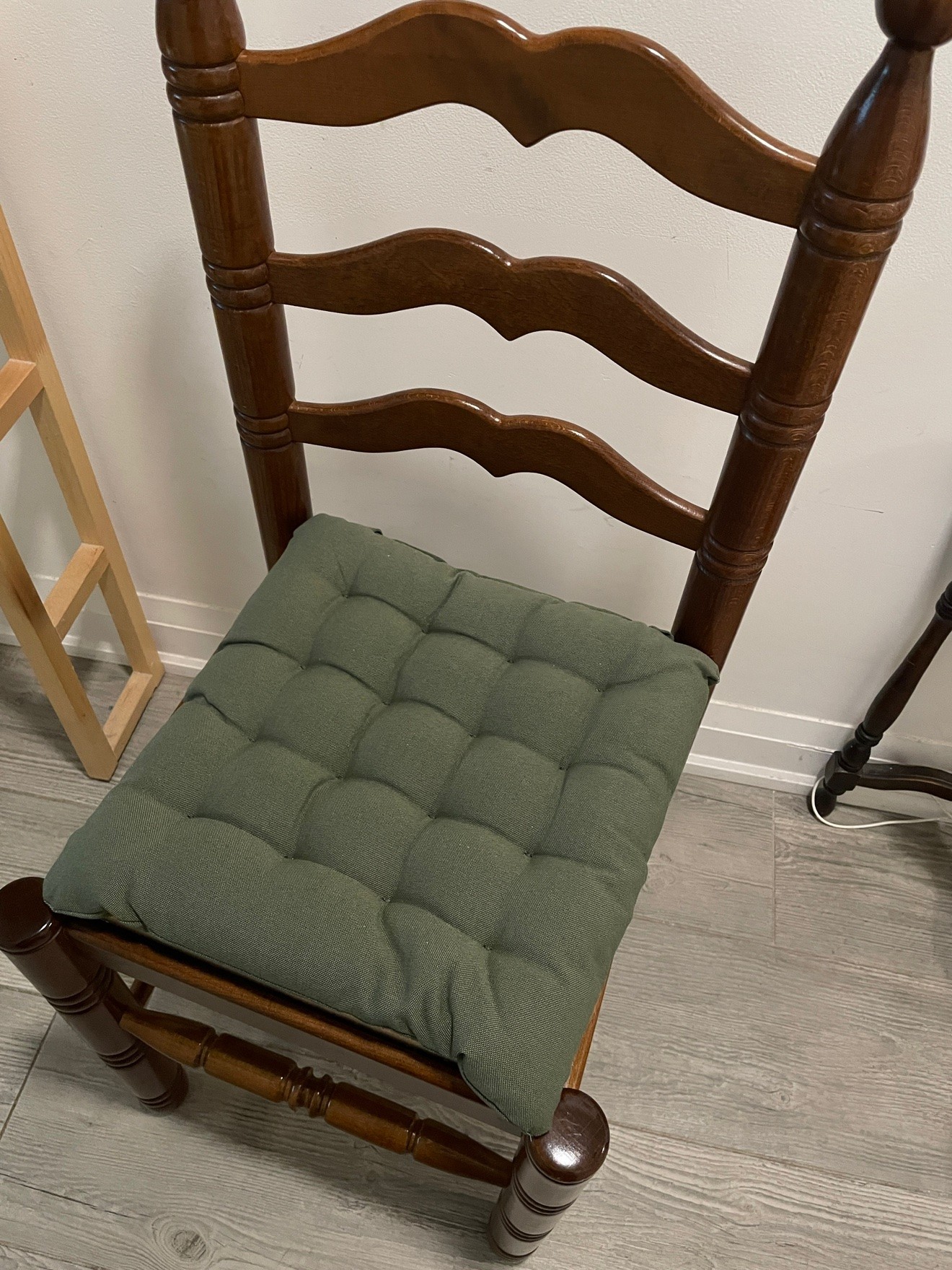 6 Wooden Chairs with New Cushions - Table Not Included - photo 2