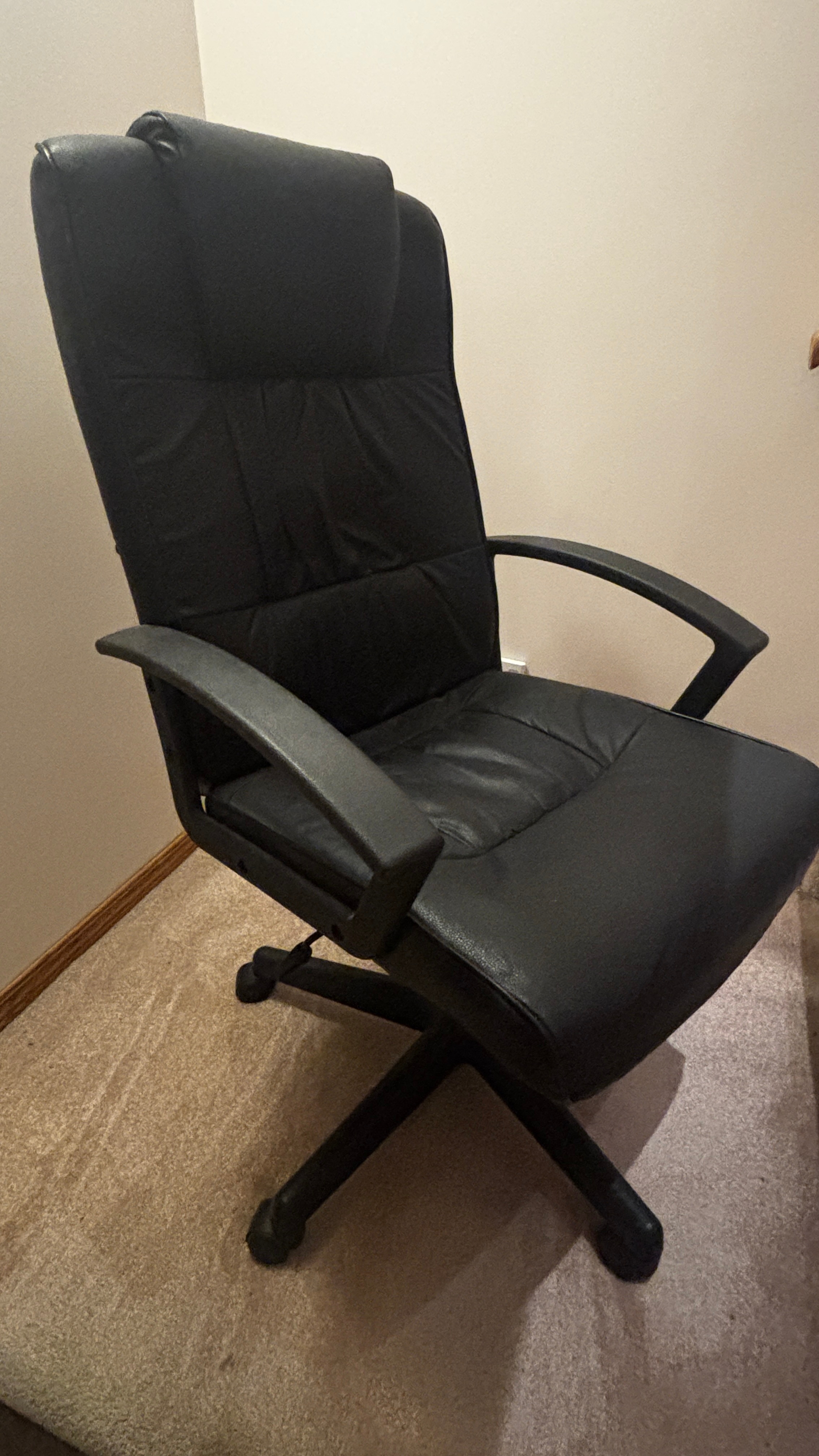 Black Office Chair - photo 2