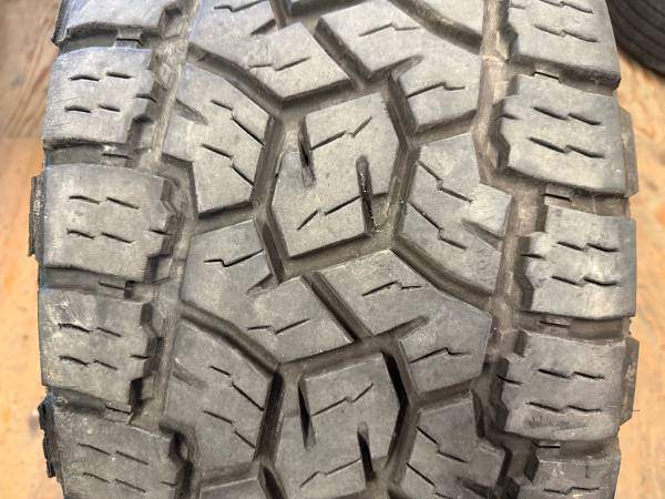1 X single 305/55/20 LT 125/122Q Toyo Open country AT III Load F - photo 2