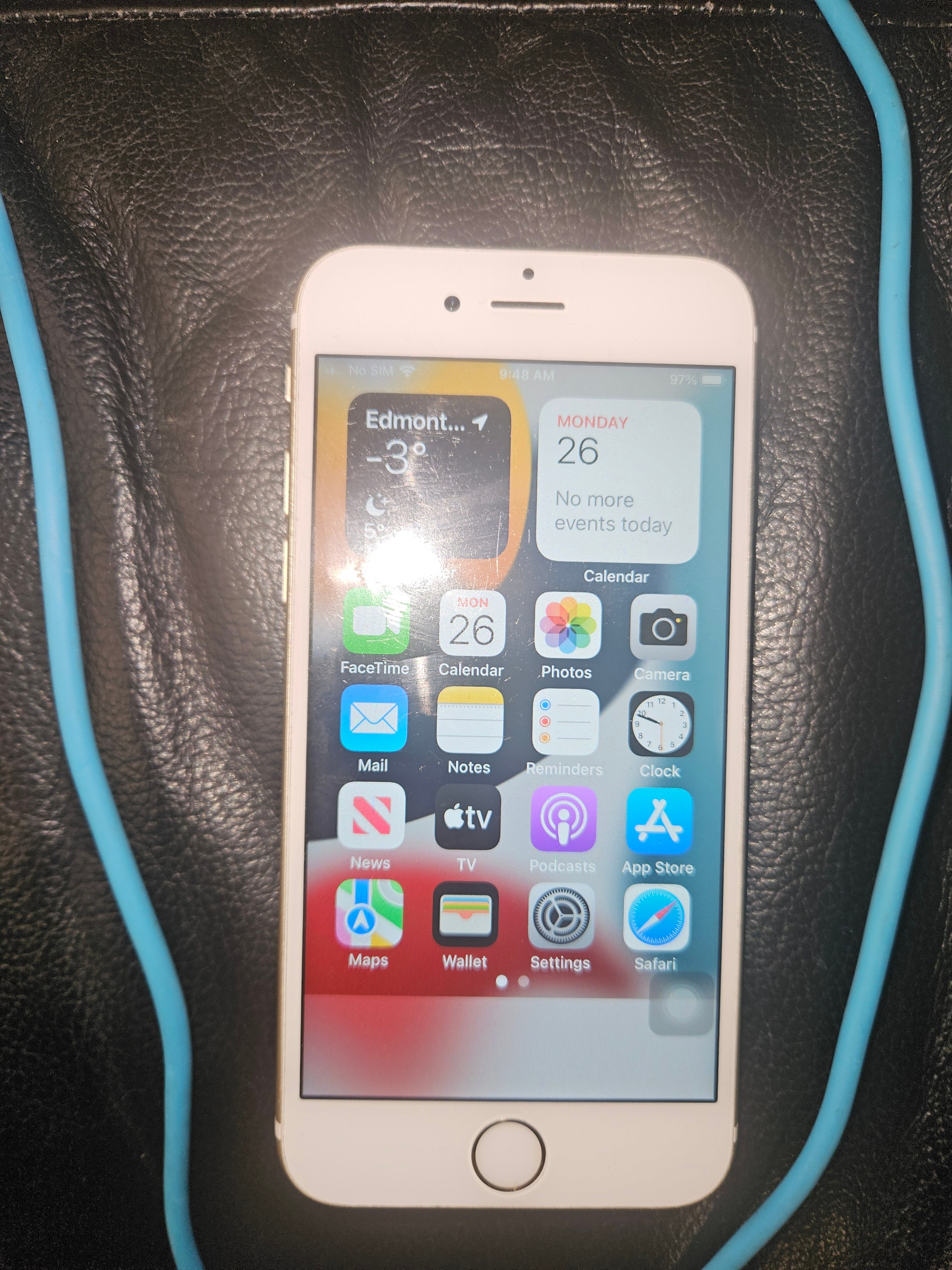 IPHONE 6S-2 GB RAM-32GB-CELLUAR SERVICE VOICE AND TEXT DONT WORK