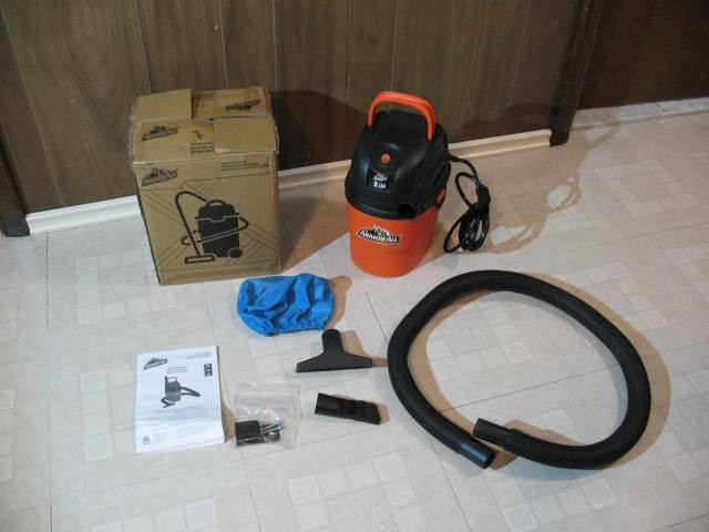 Armorall Compact Wet/Dry Shop Vac, LIKE NEW