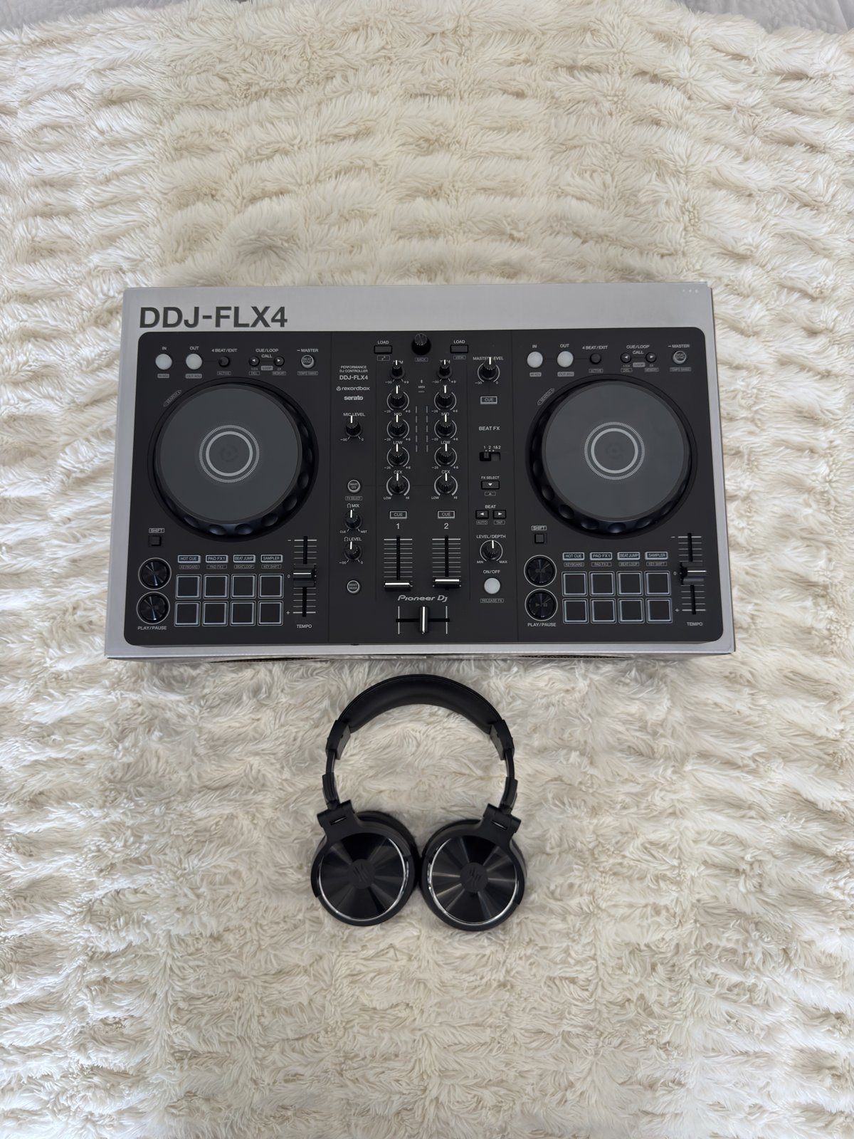 Pioneer DJ DDJ-FLX4 DJ Controller - Brand New with Headphones