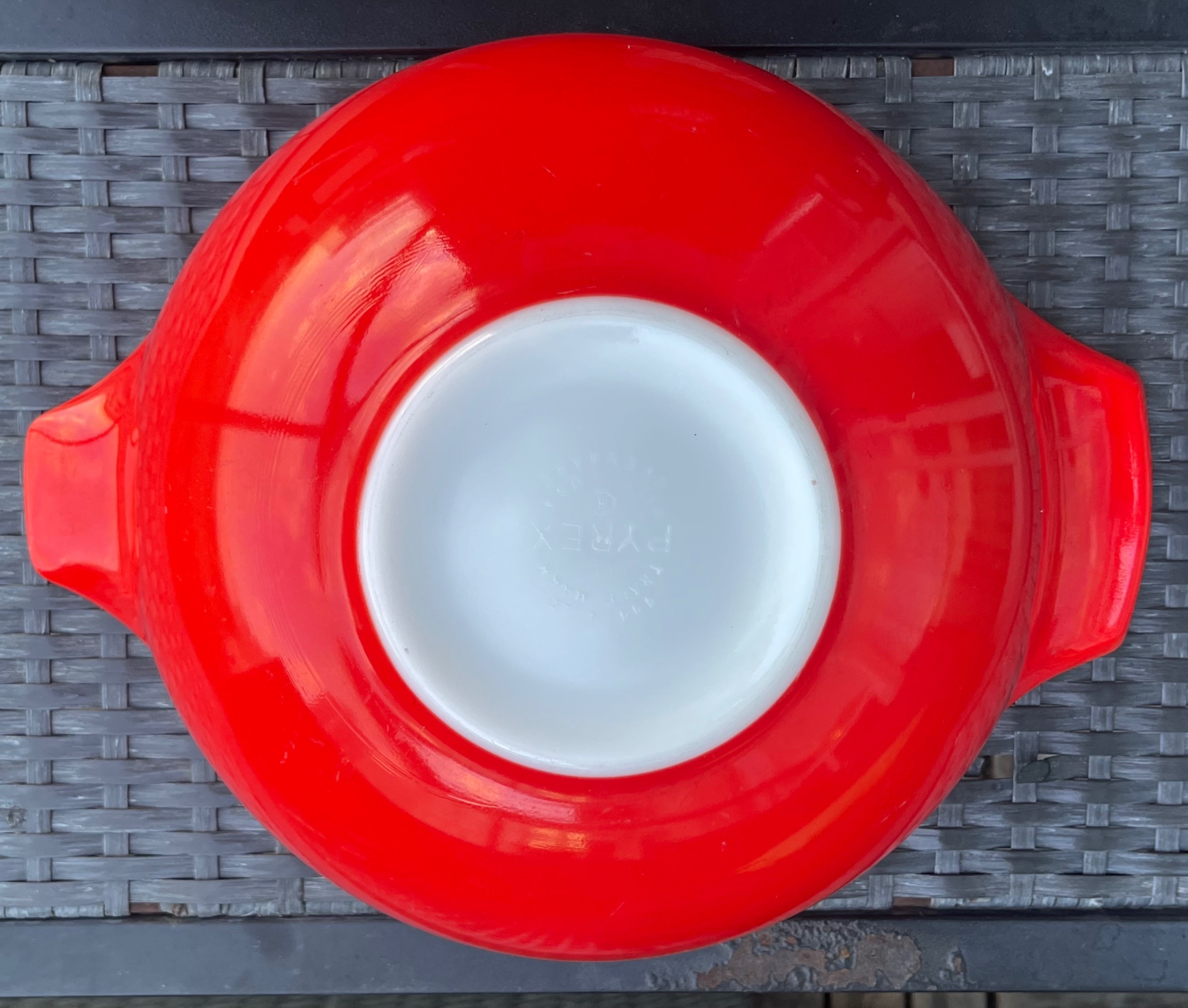 Vintage Primary Red Pyrex #444 Cinderella Mixing Bowl (4 QT) - photo 3