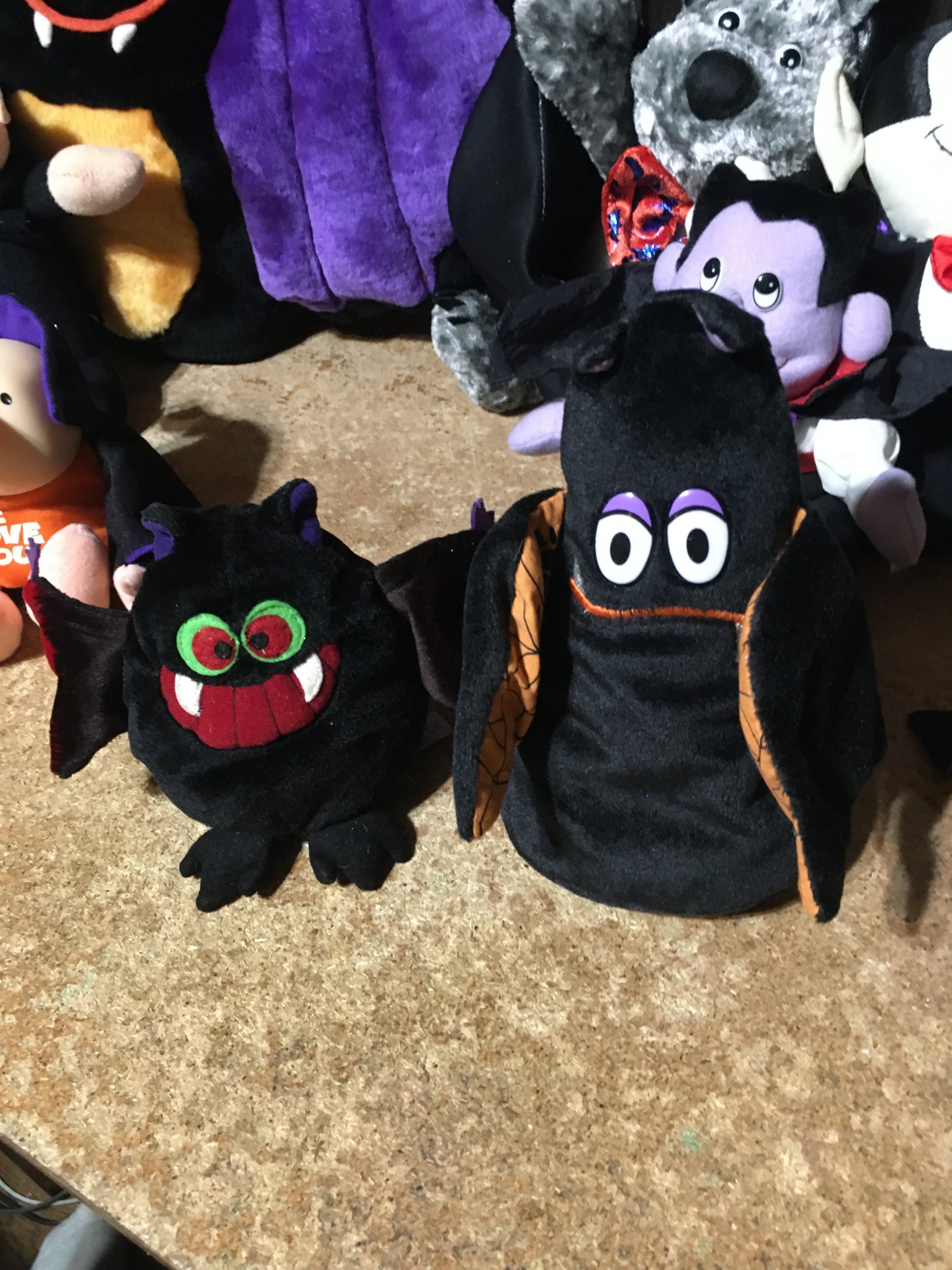 LOT OF 16 BATS DRACULA VAMPIRE BATS PLUSH BEANIE HALLMARK RUSS - photo 4