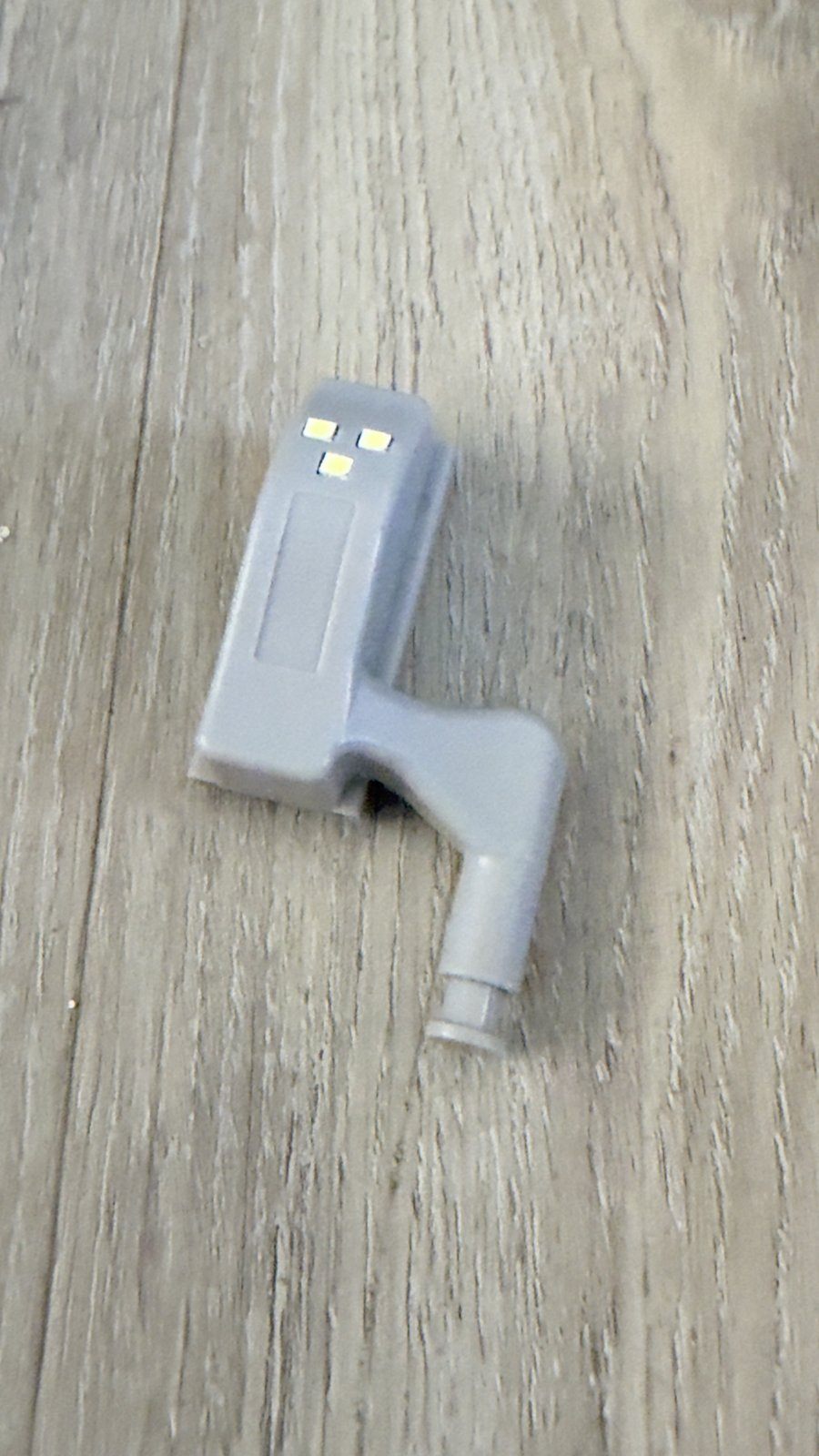 LED Cabinet Hinge Light – Battery, Turns On When Door Opens