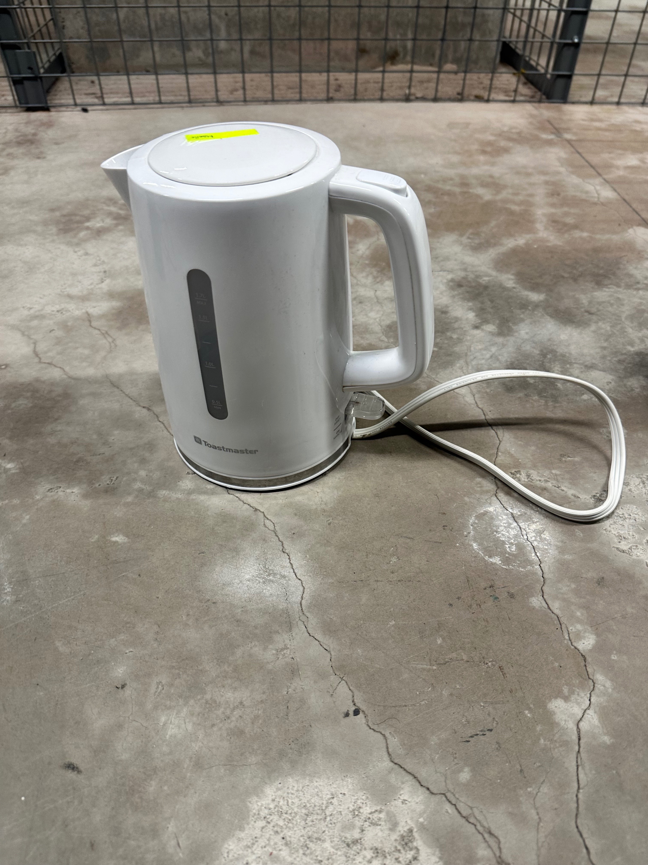 Toastmaster White Electric Kettle