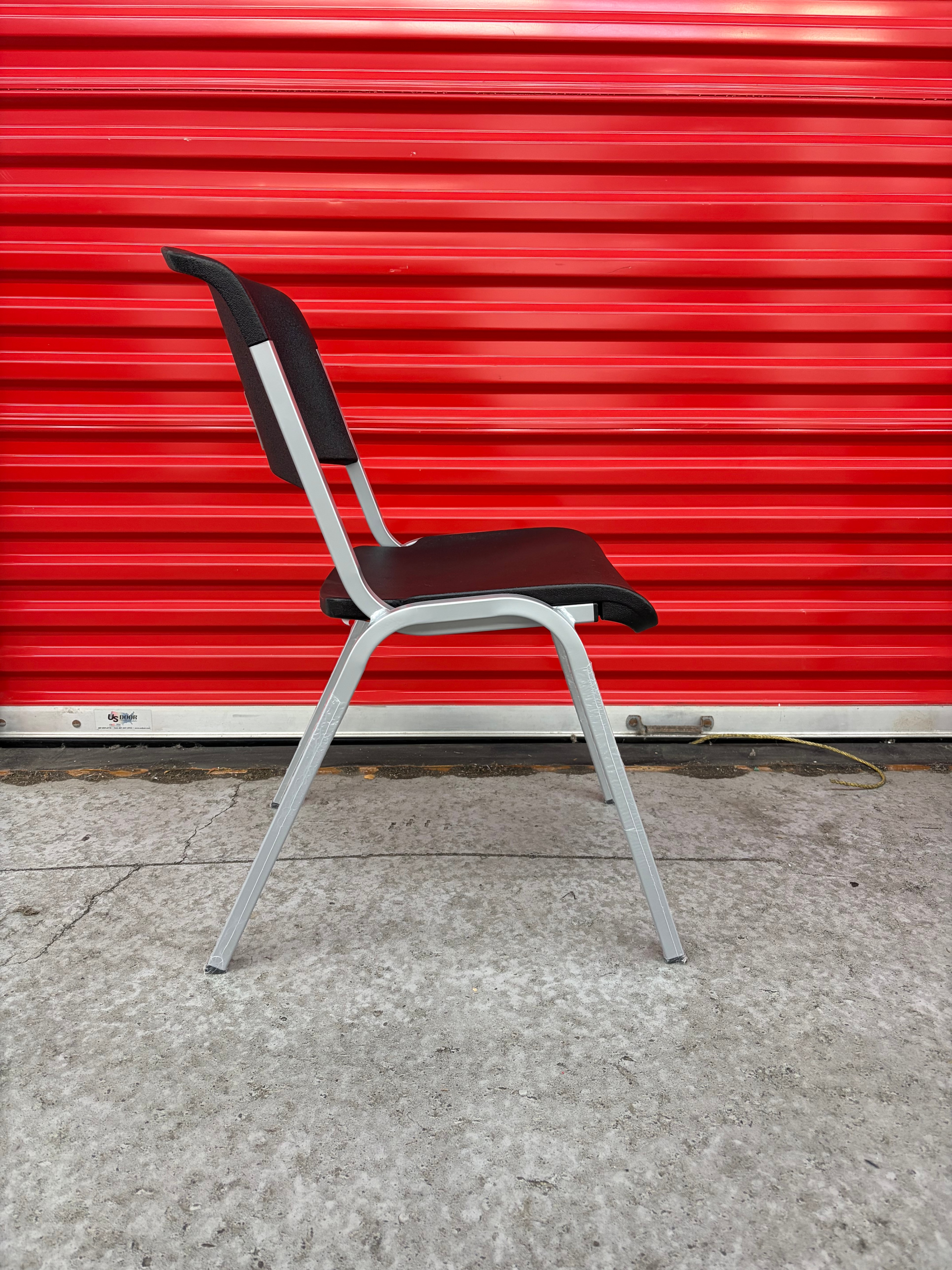 Brand New!!! Stack chairs. Set of 4 - photo 2