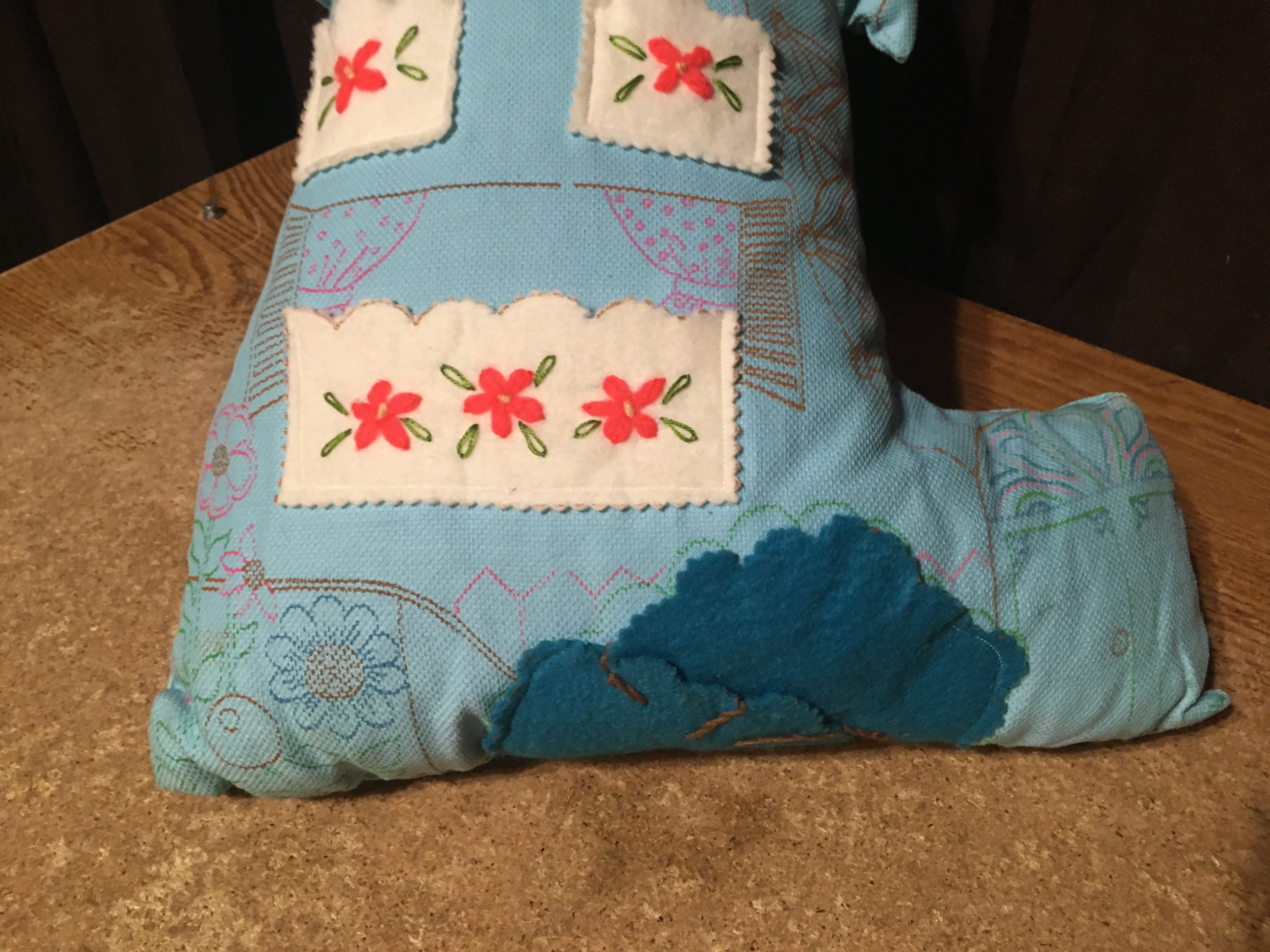 THE OLD WOMEN WHO LIVED IN A SHOE NURSERY RHYME PLUSH TOY W KIDS - photo 4