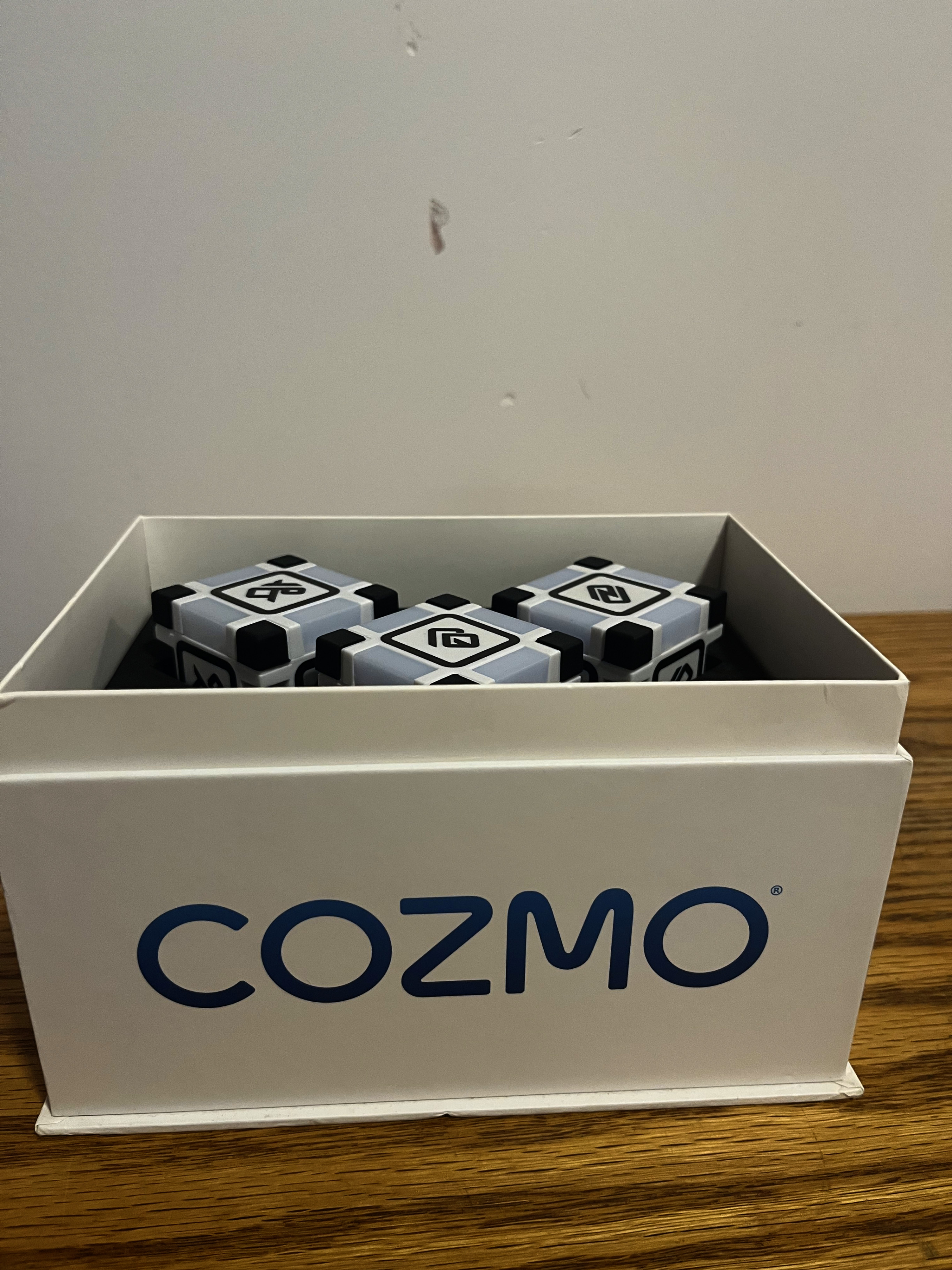 Anki Cosmo robot - photo 2