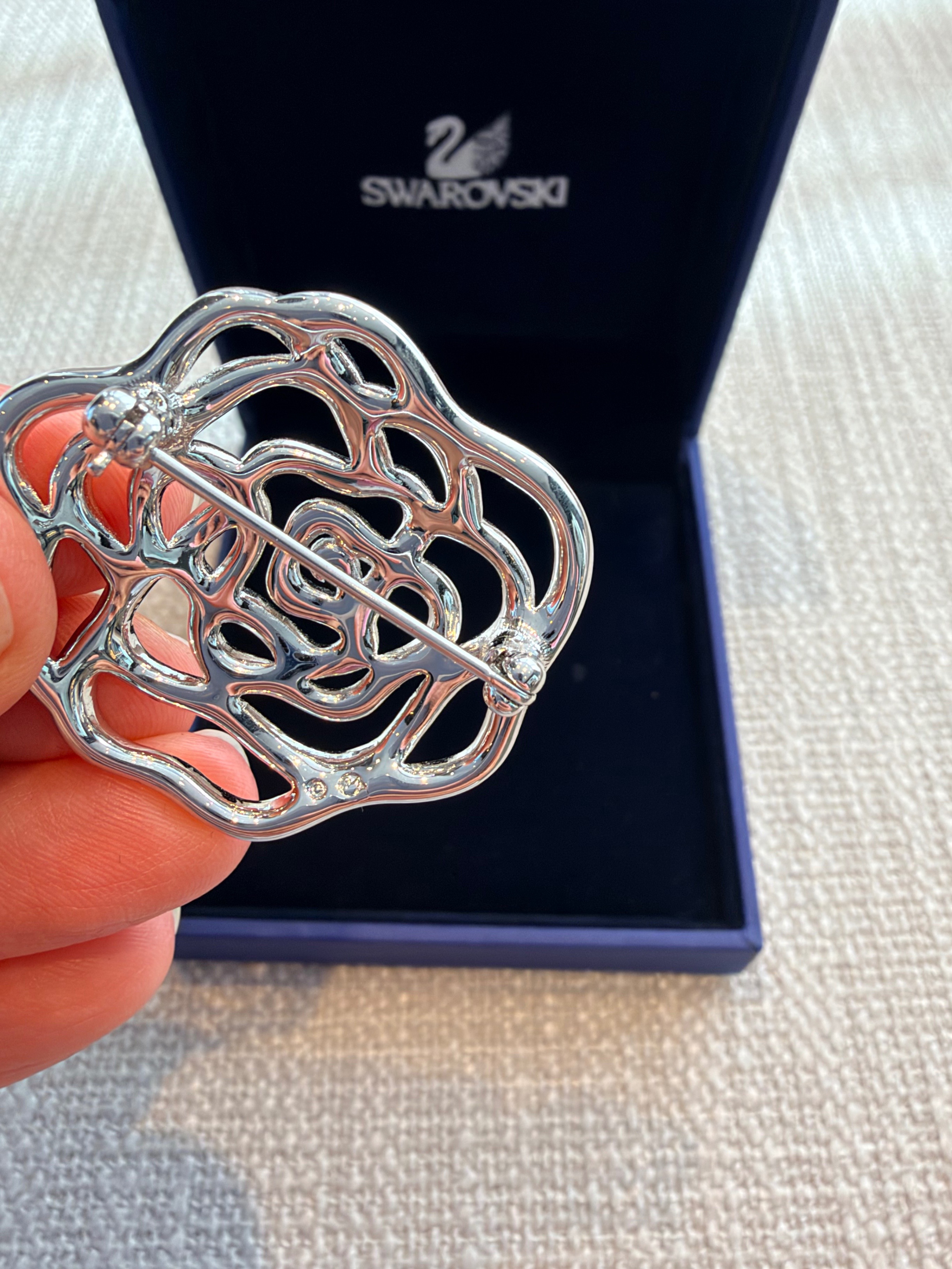 Rare Swarovski Pavé Rose Brooch, New With Box - photo 3