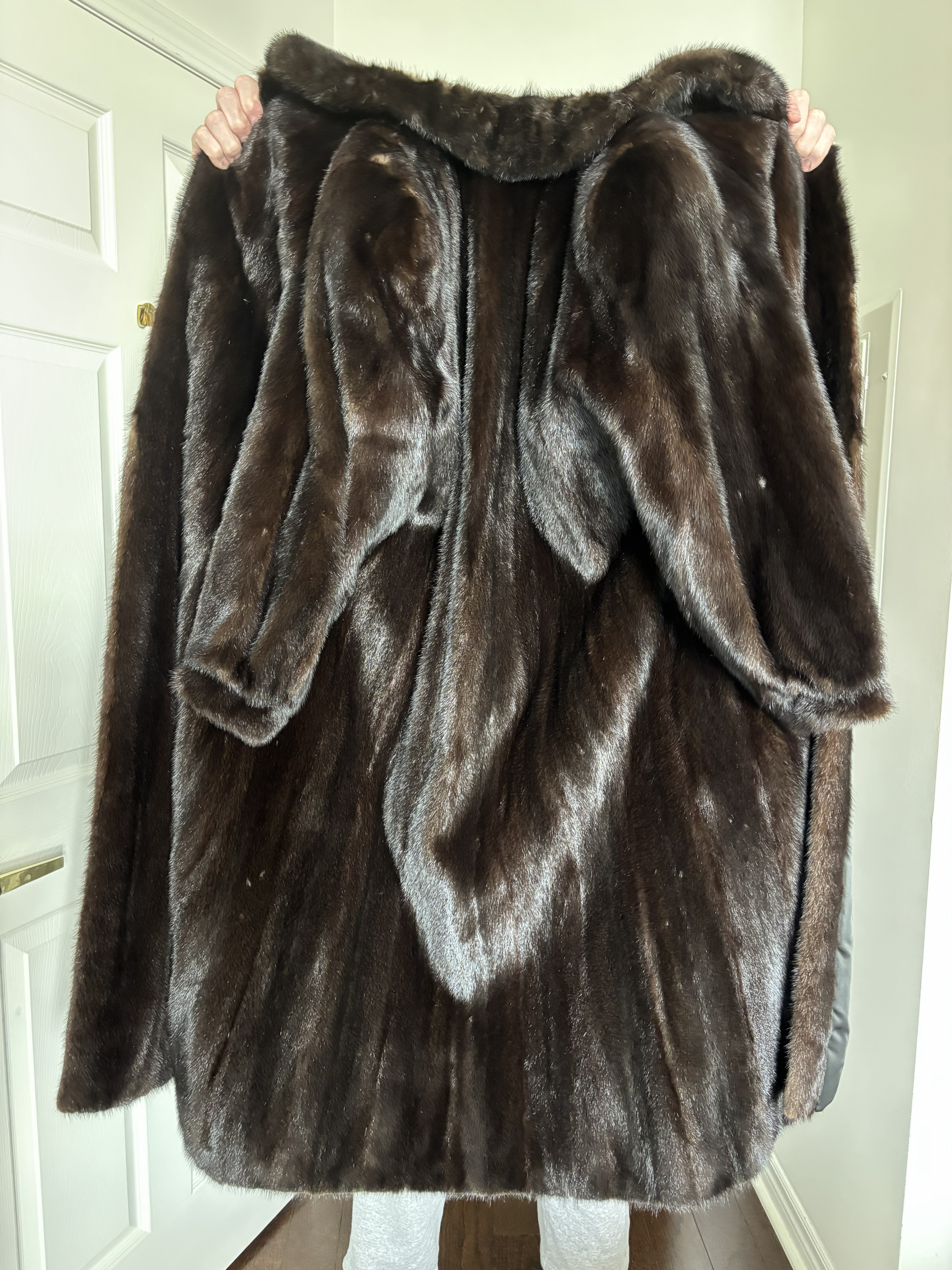Genuine Mink Fur Coat, Full-Length, Lawrence Furs Toronto, 1988 - photo 3