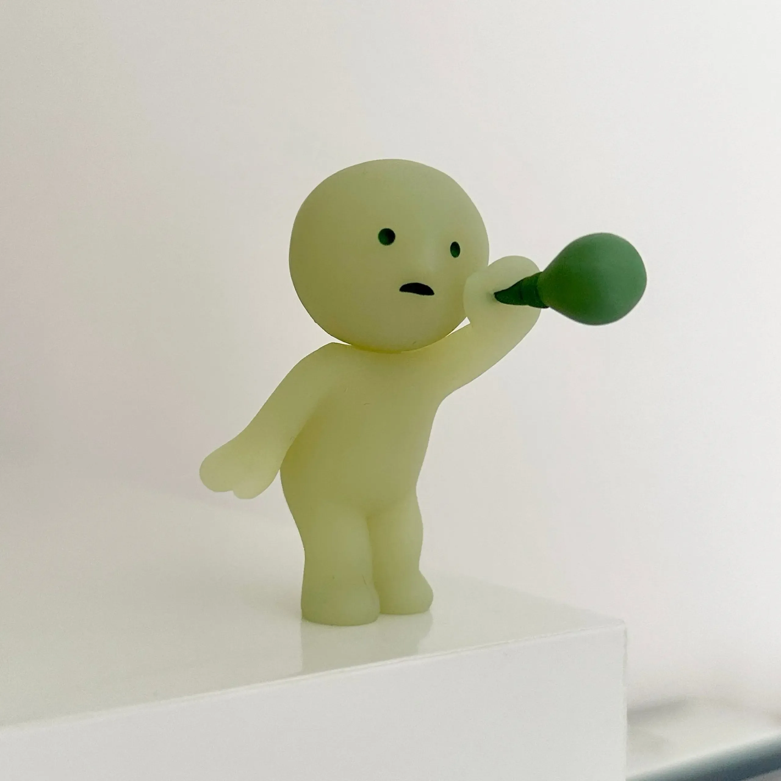 smiski sunday series: blowing bubbles
