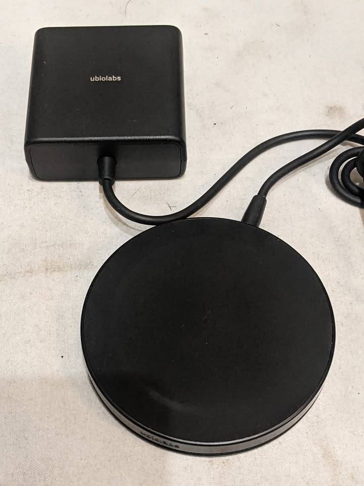 Ubio Labs 15 W Wireless Charging Pad
