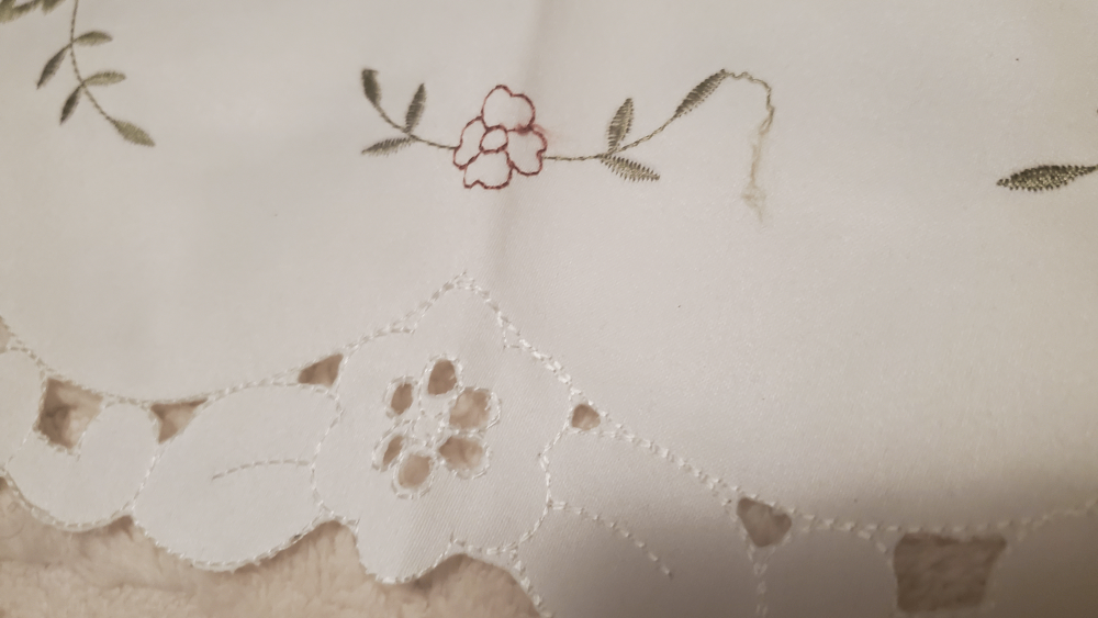 Elegant Embroidered Floral Doily Place Mat (17"x12") - photo 2