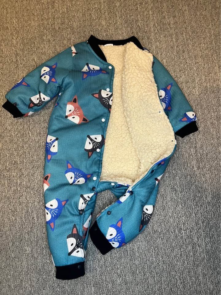 EUC Fox Print Fleece-Lined Baby Romper/Toaster Suit sized 6-12 - photo 2