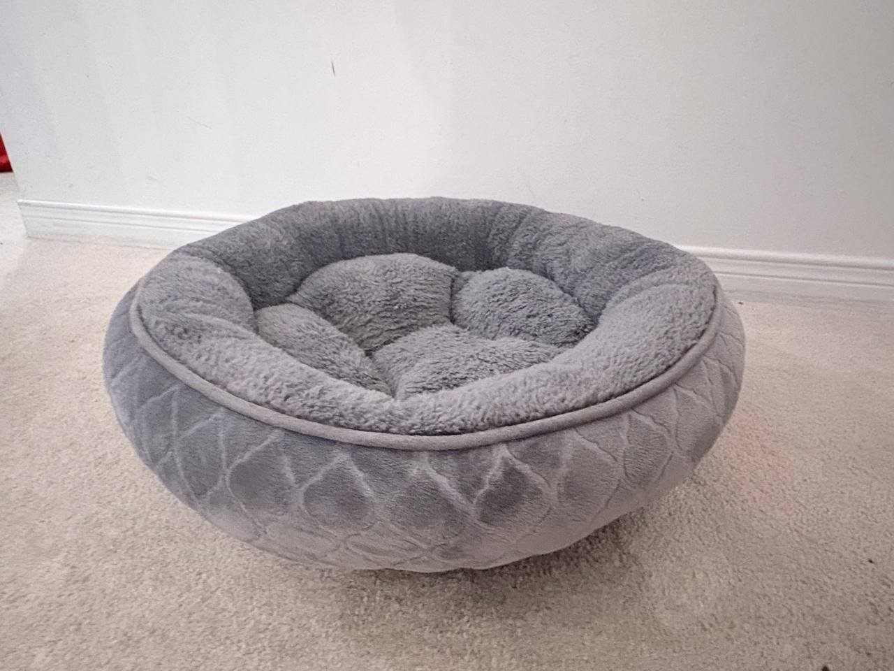 Round Plush Pet Bed – Grey Donut Cuddler - photo 2