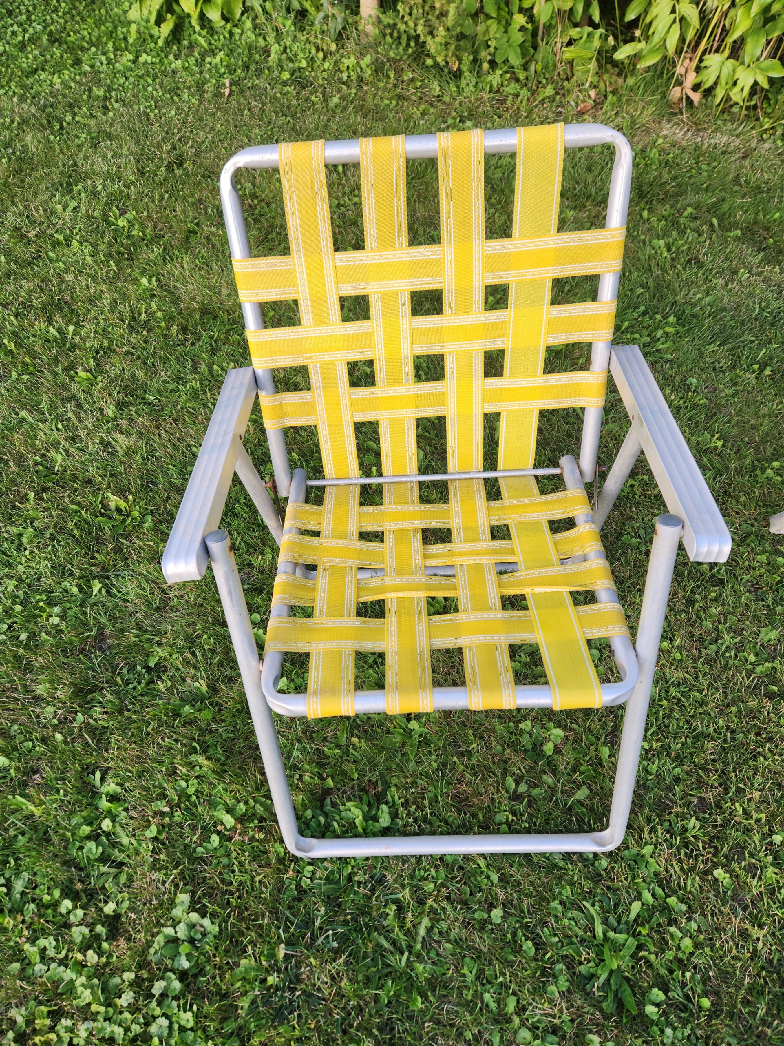 Vintage 1970s Aluminum Folding Lawn Chairs – Yellow – Set of 2 - photo 2