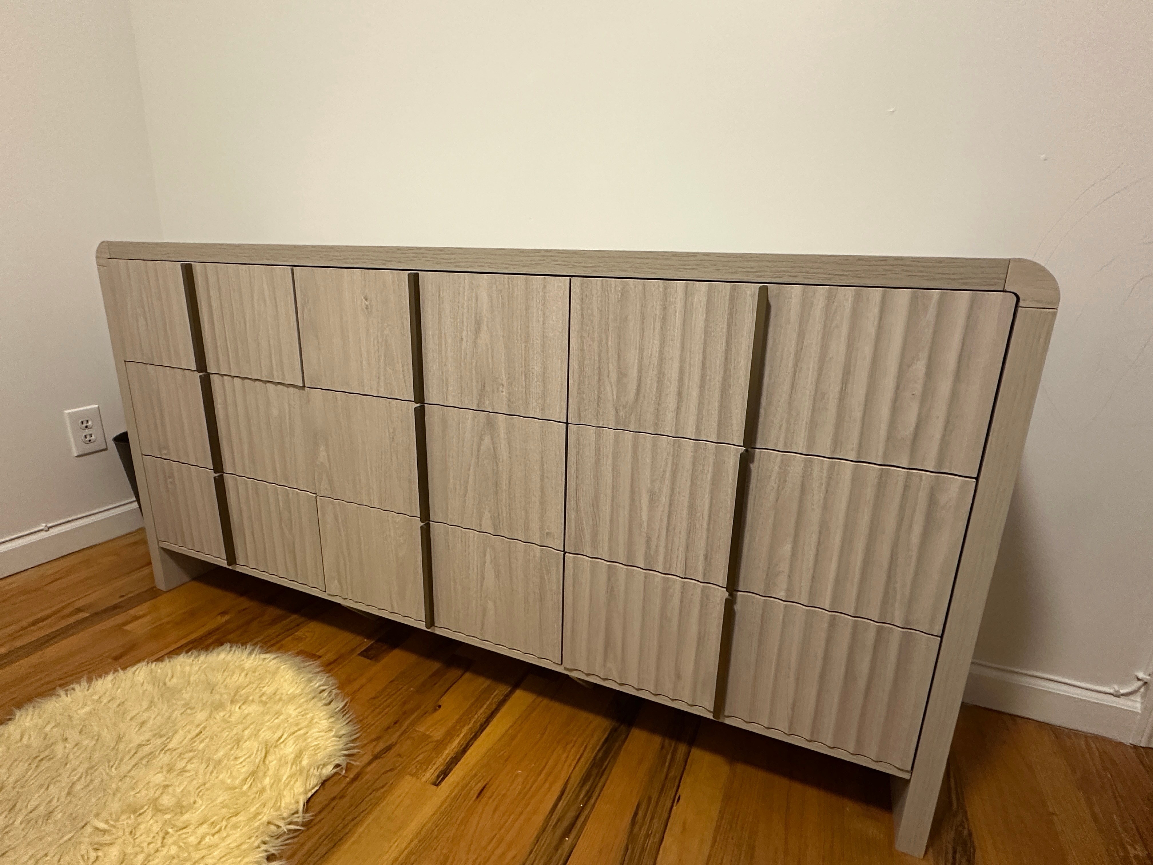 Modern Light Wood 9-Drawer Dresser - photo 2