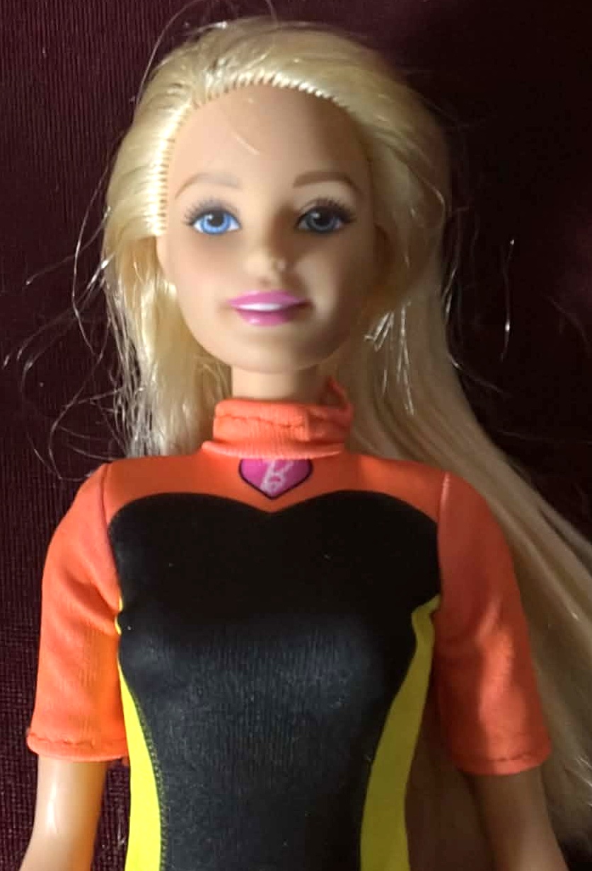 2015 Mattel Surfing Barbie Doll - photo 2