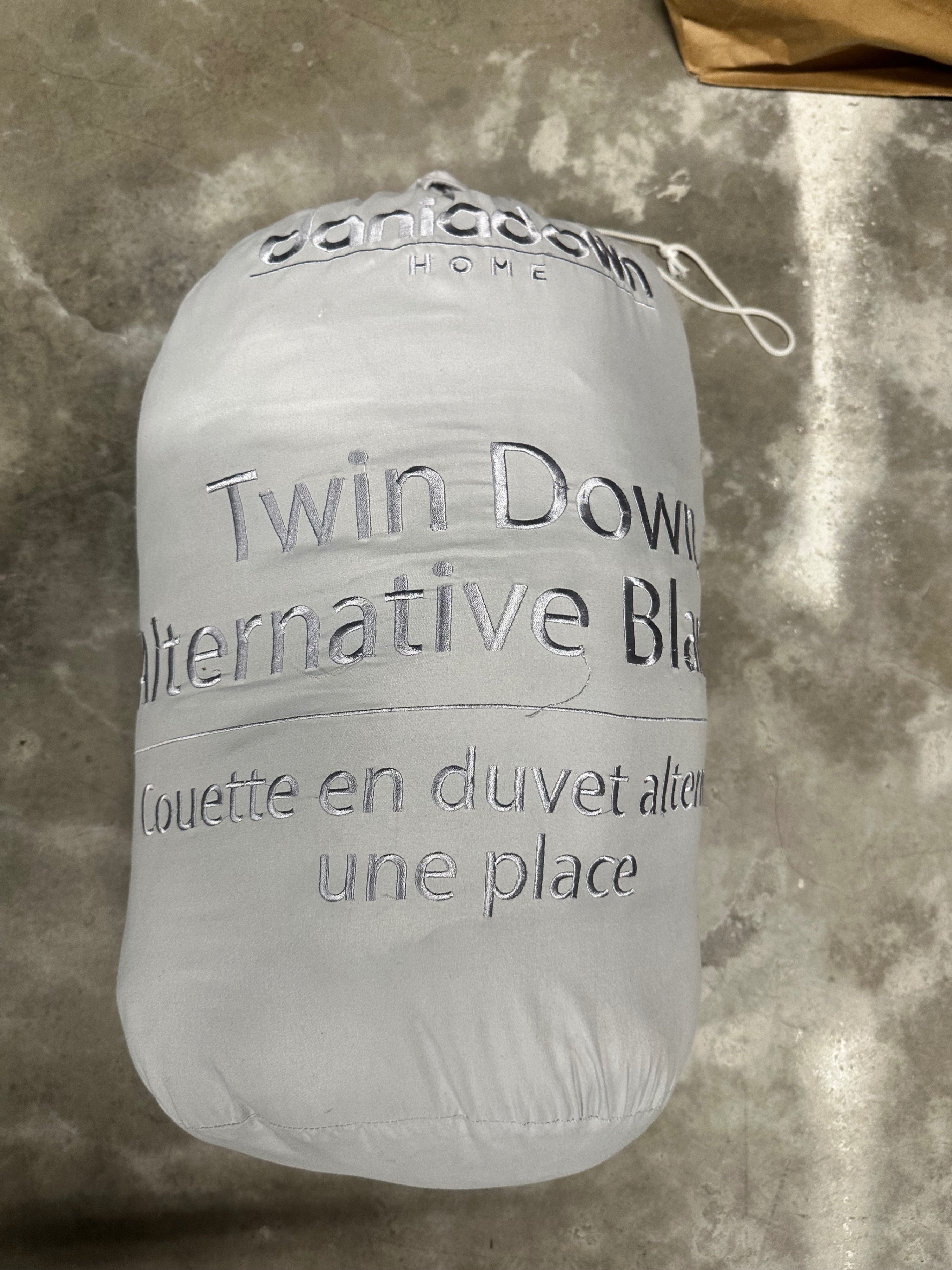 Daniadown Twin Down Alternative Blanket