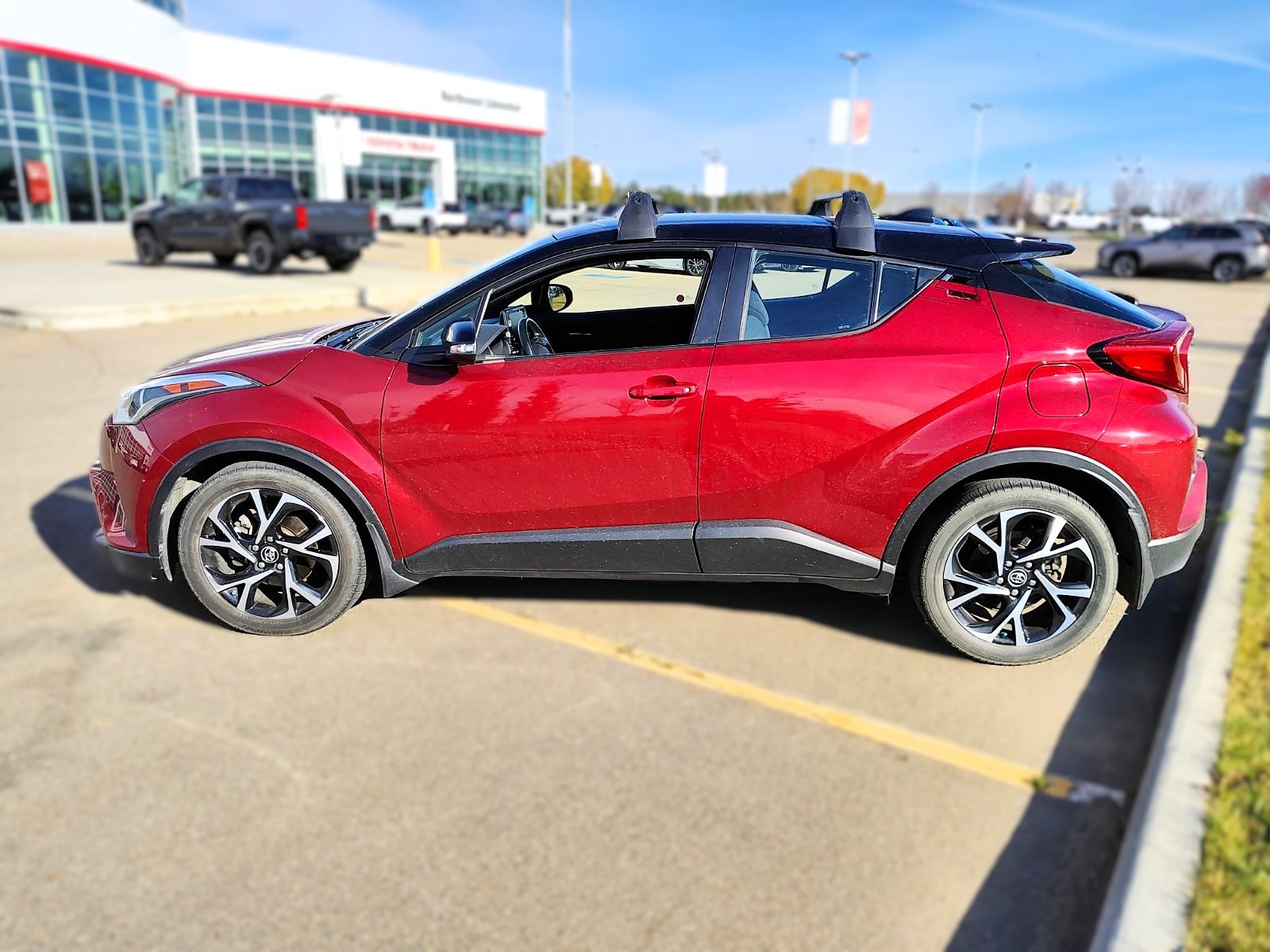 2019 Toyota C-HR XLE Premium - photo 2