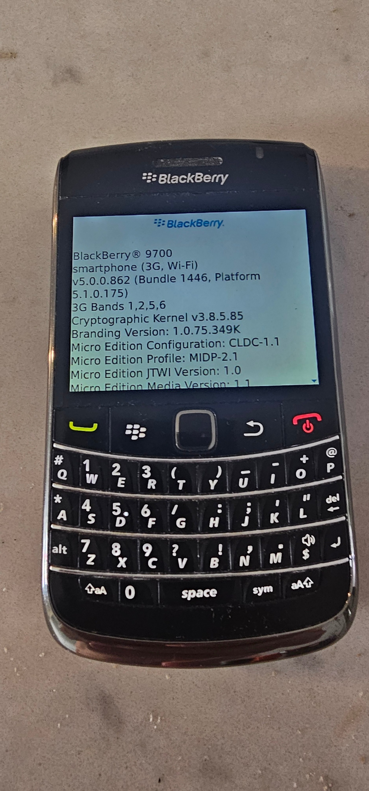blackberry 9700 good condition collecter item