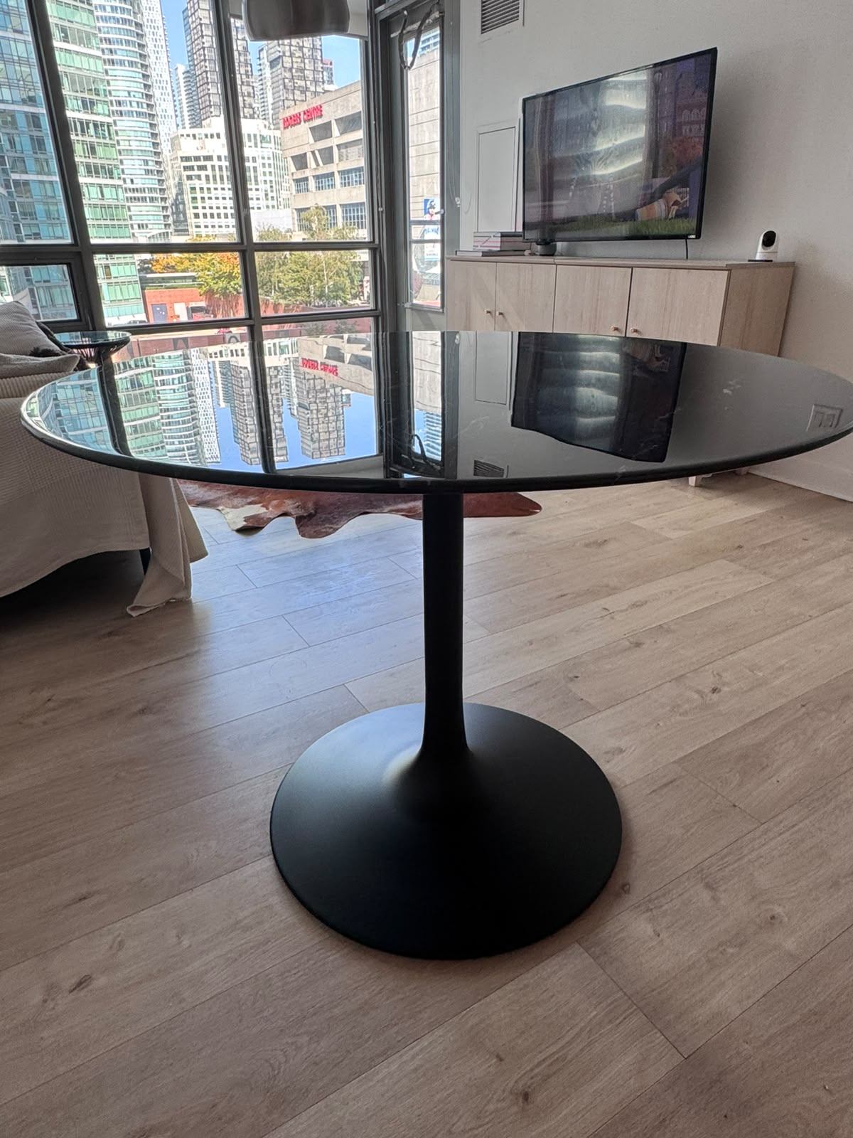 Black Round Saarinen Tulip Table, Matte Black Pedestal - photo 4