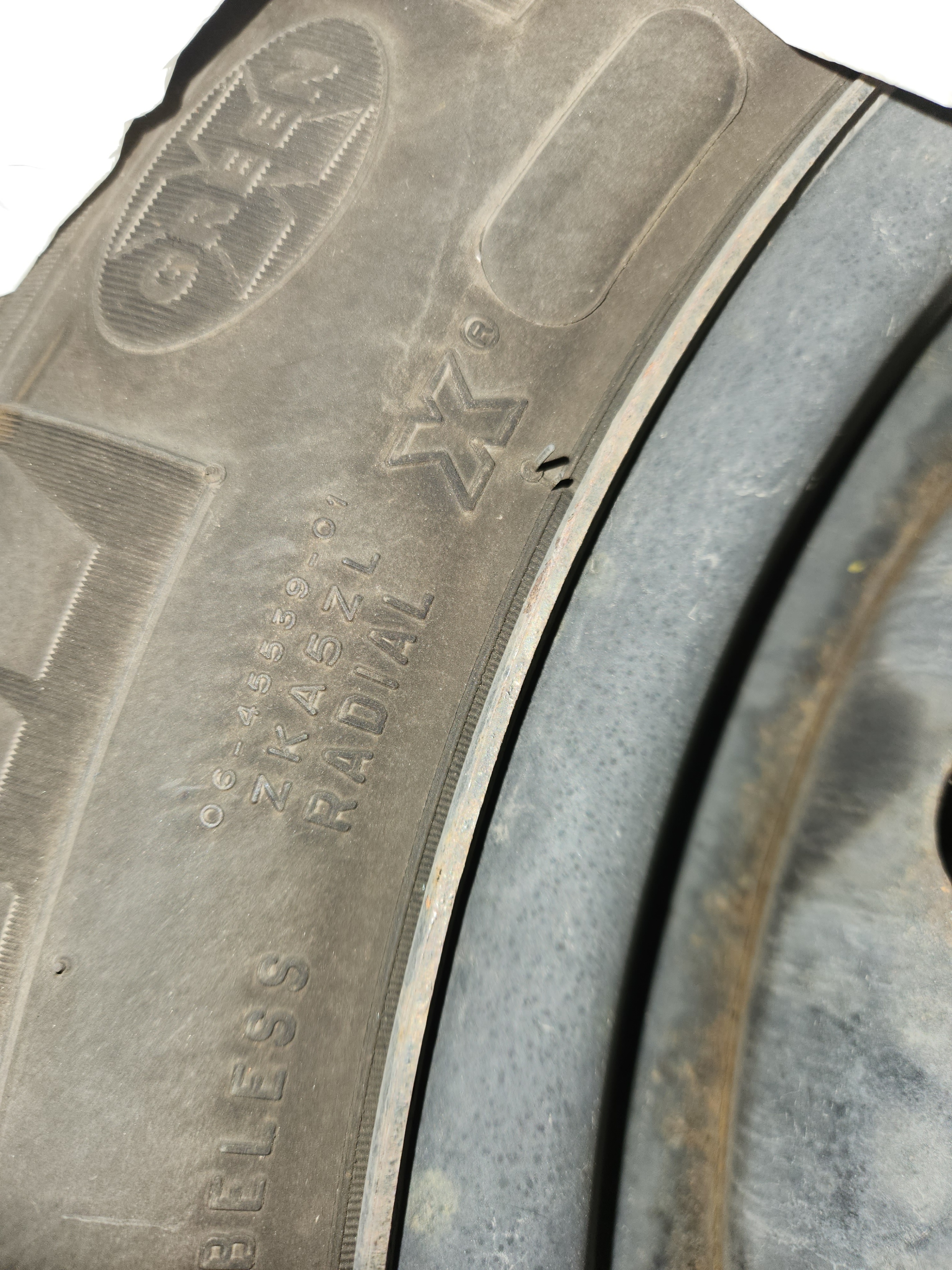 Used Michelin X-Ice Xi3 Winter Tires+Rims **Low under 5,000 KM**