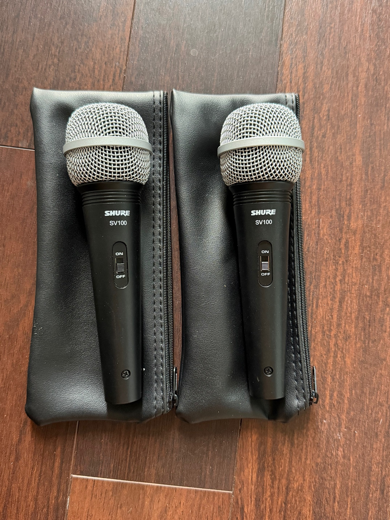 Shure SV100 Dynamic Vocal Microphones — Pair (2) - photo 2
