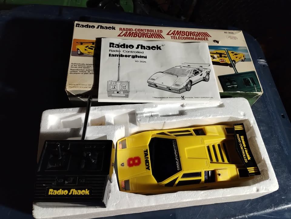 Vintage Radio Control Yellow Lamborghini - photo 3
