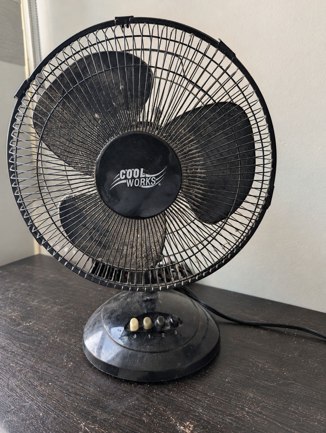 Moving Sale – 3 Fans Bundle – 2 Pedestal + Table