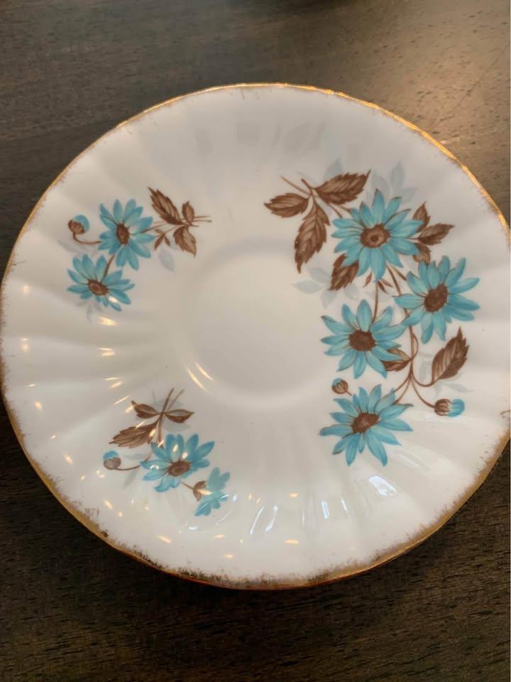 Gladstone Fine Bone China Teacup and Saucer - photo 3