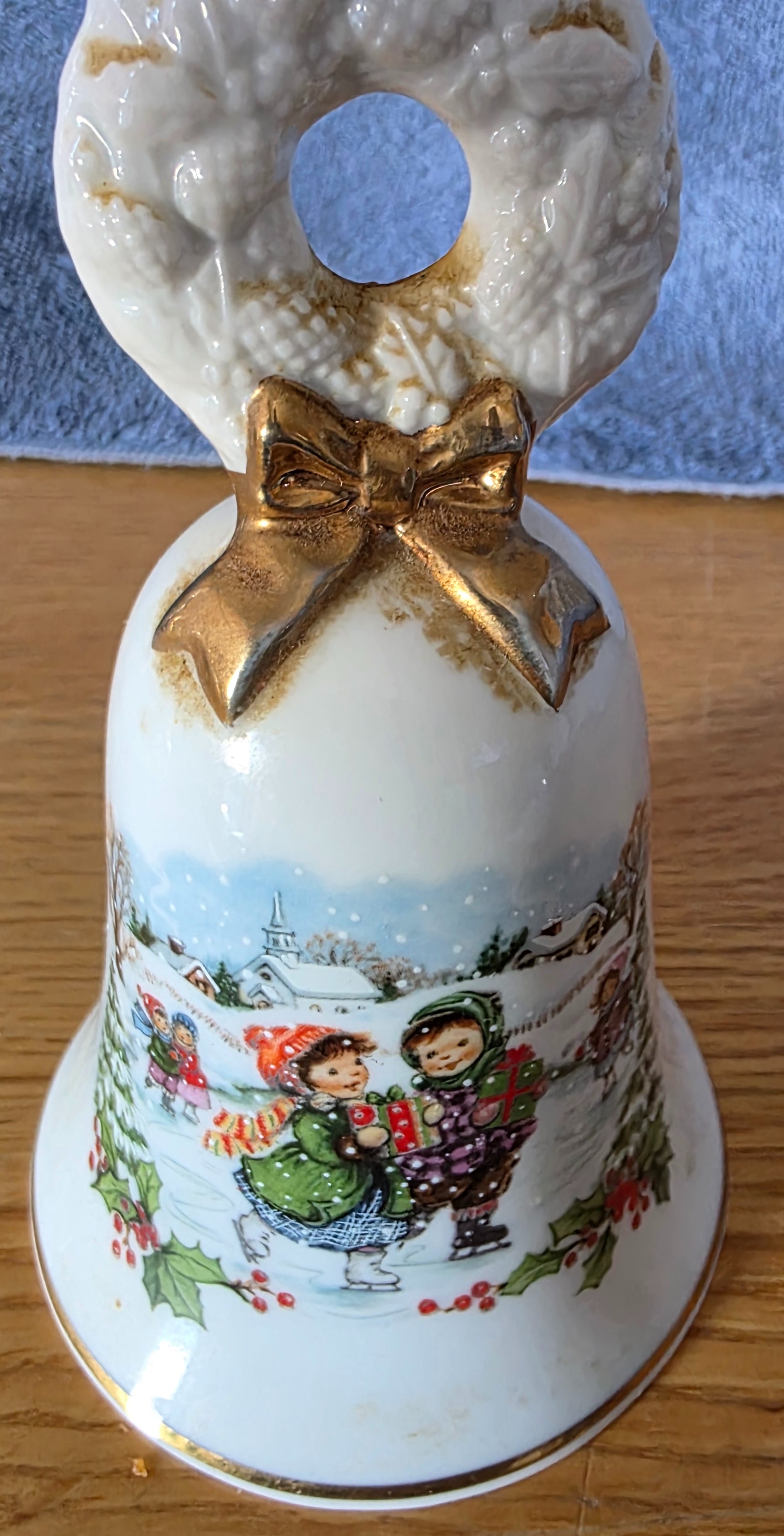 Set of 4 Vintage Decorative Christmas Bells - photo 4