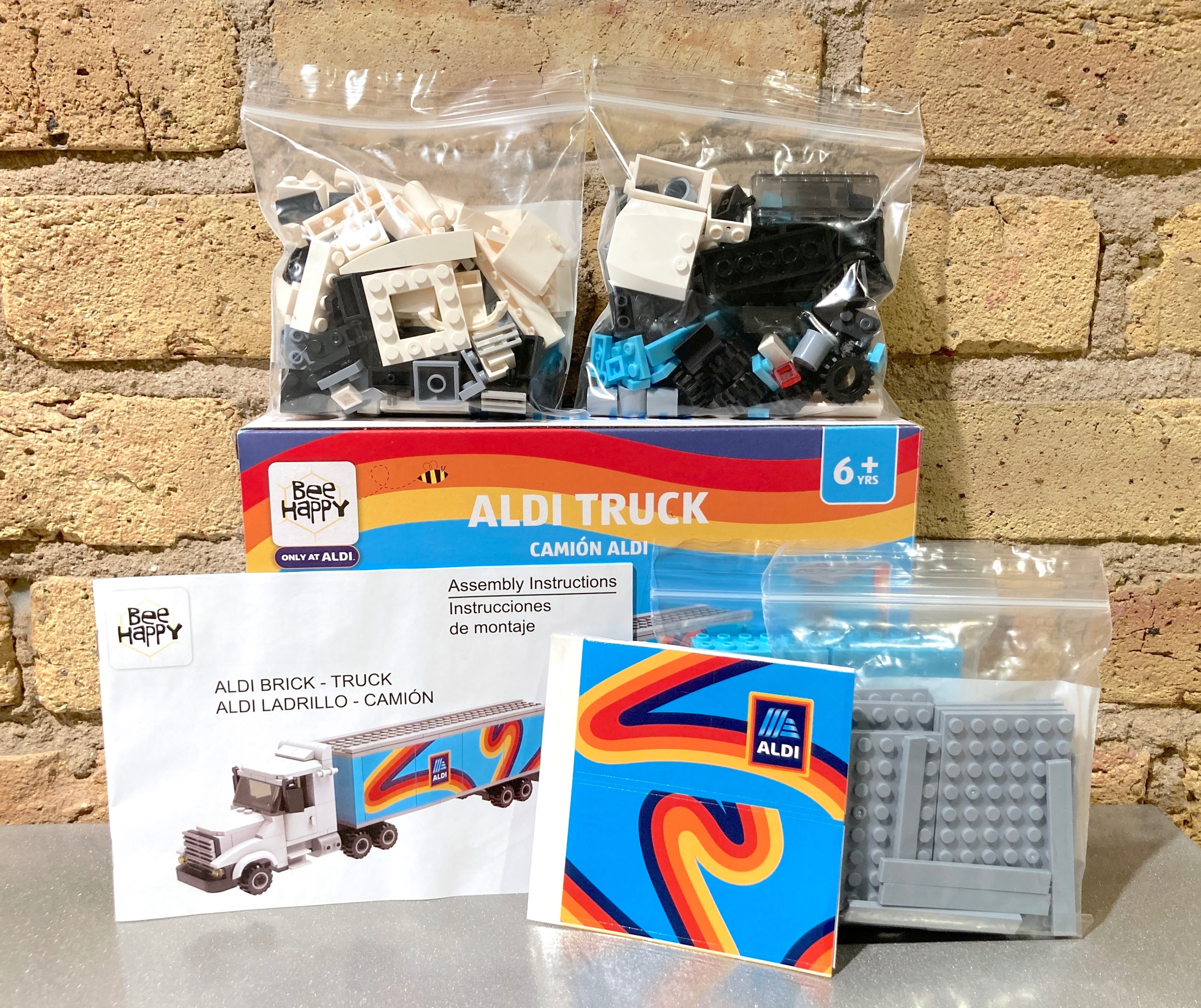 *NEW* ALDI Truck Building Block Set Happy Bee Toy (like Lego) - photo 3