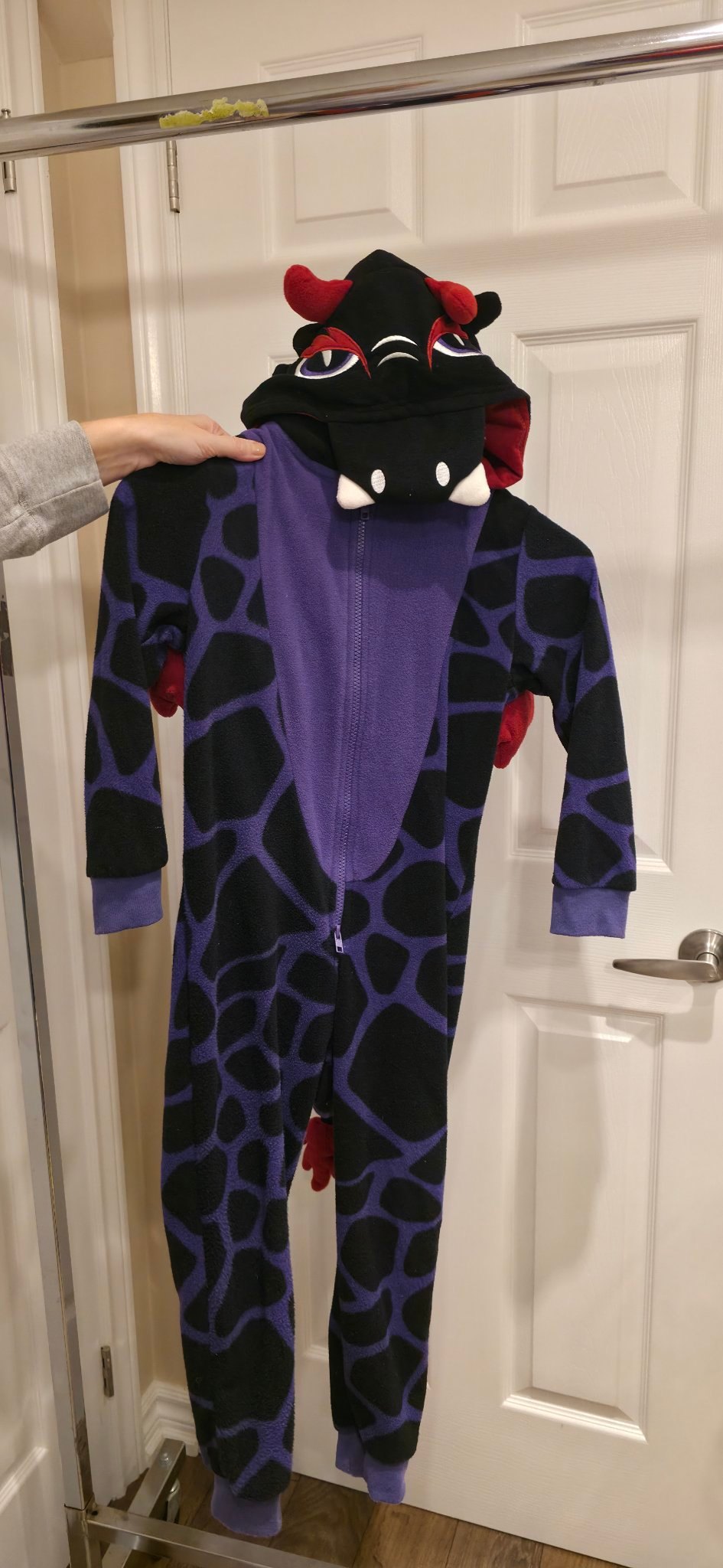 Kids FUNZIE dragon onesie 5/6, Halloween costume