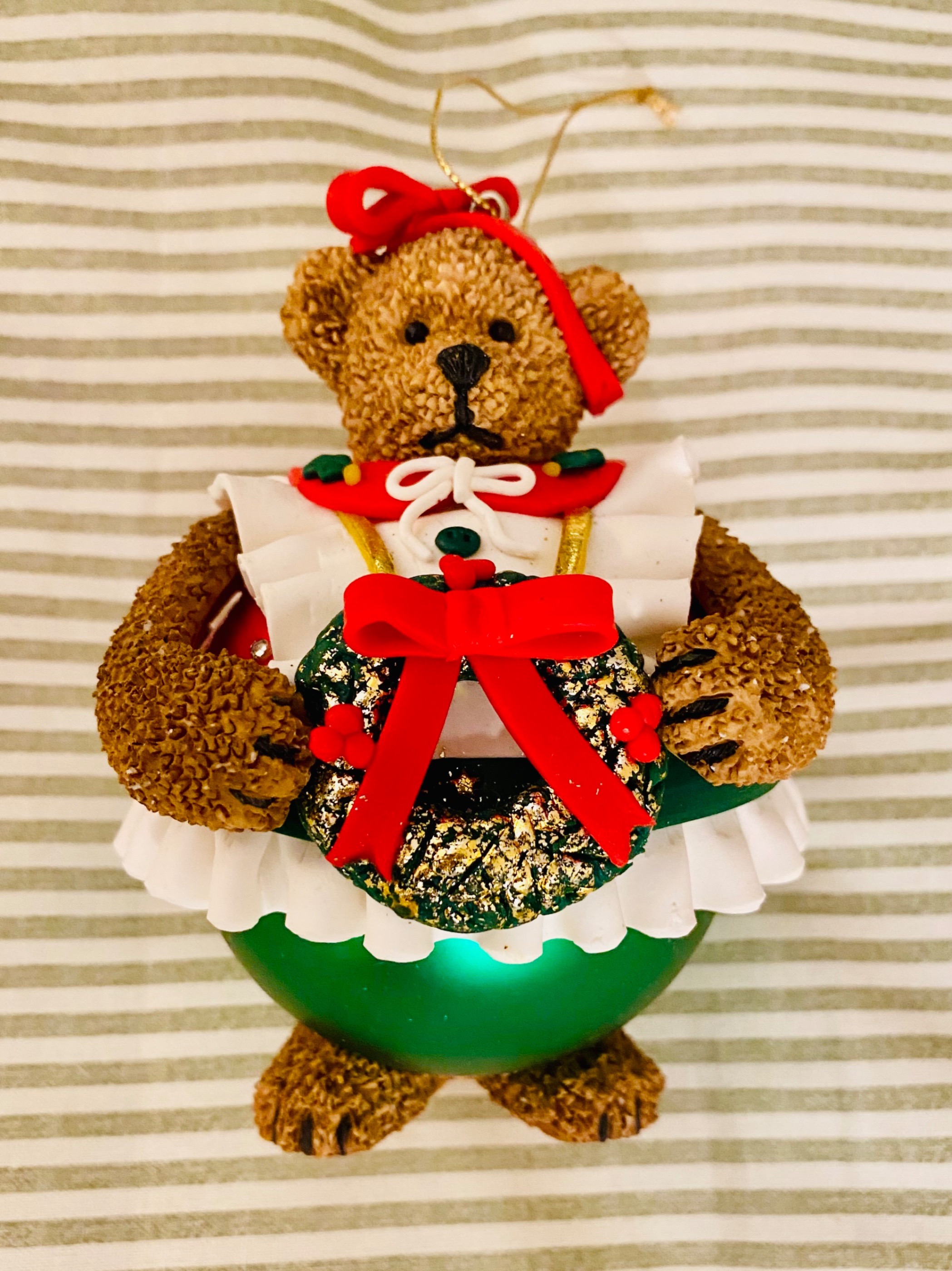Traditions Christmas Ornament - Bear holding wreath - photo 4